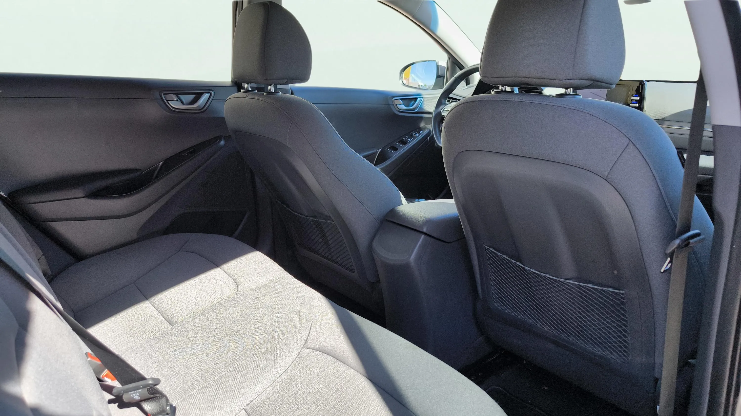 Hyundai Ioniq 1.6 GDI HEV Tecno DCT - foto 12