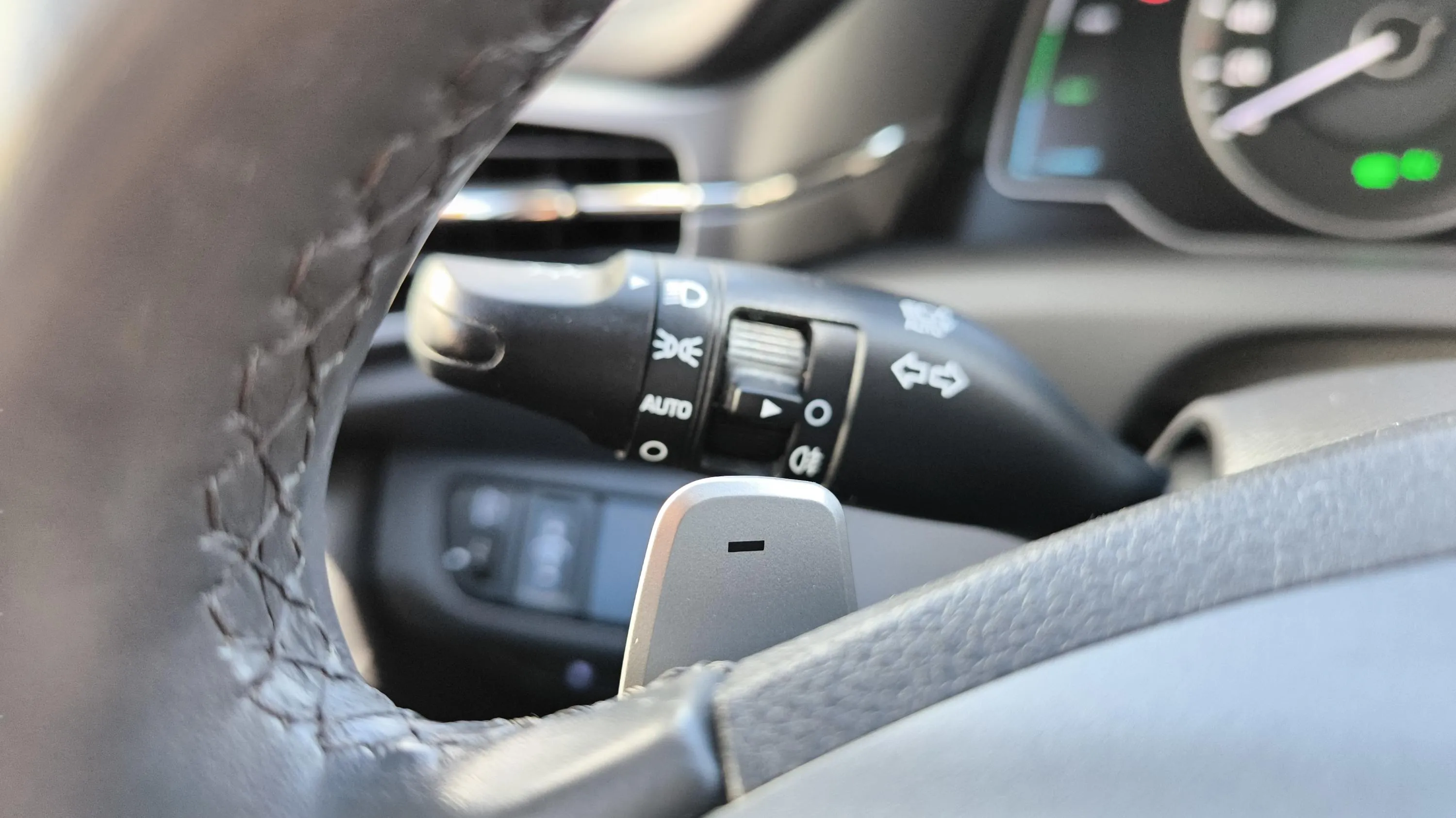Hyundai Ioniq 1.6 GDI HEV Tecno DCT - foto 23