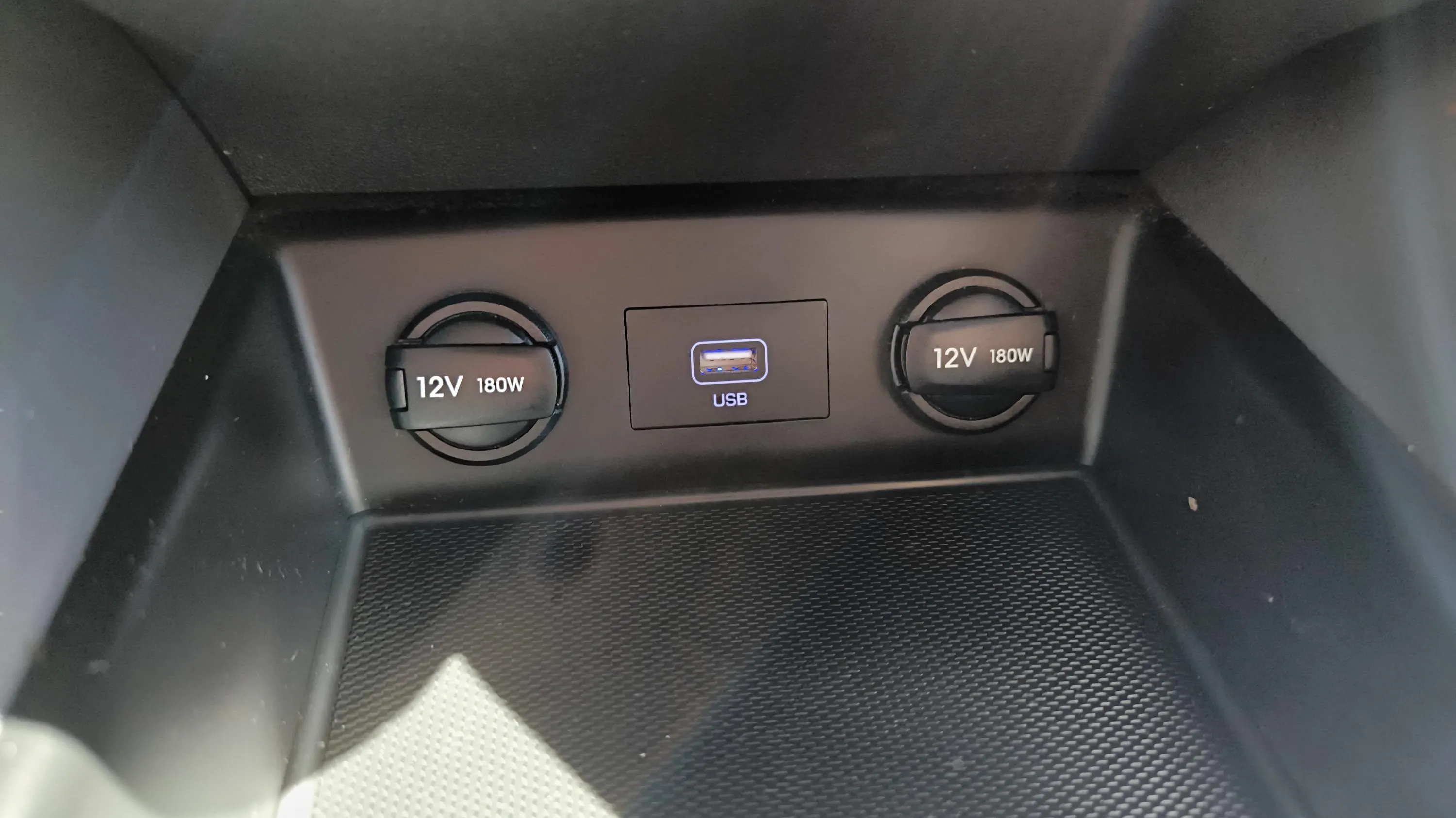 Hyundai Ioniq 1.6 GDI HEV Tecno DCT - foto 35