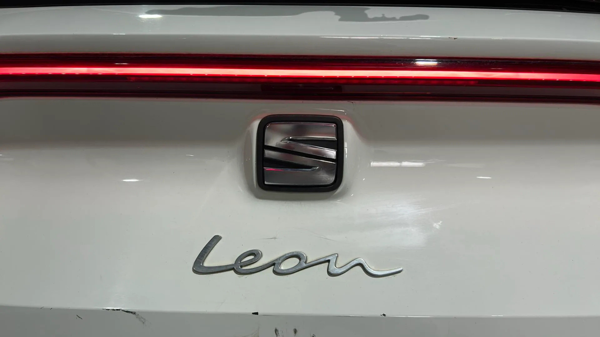 SEAT León SP 1.4 e-Hybrid DSG Xcellence - foto 9