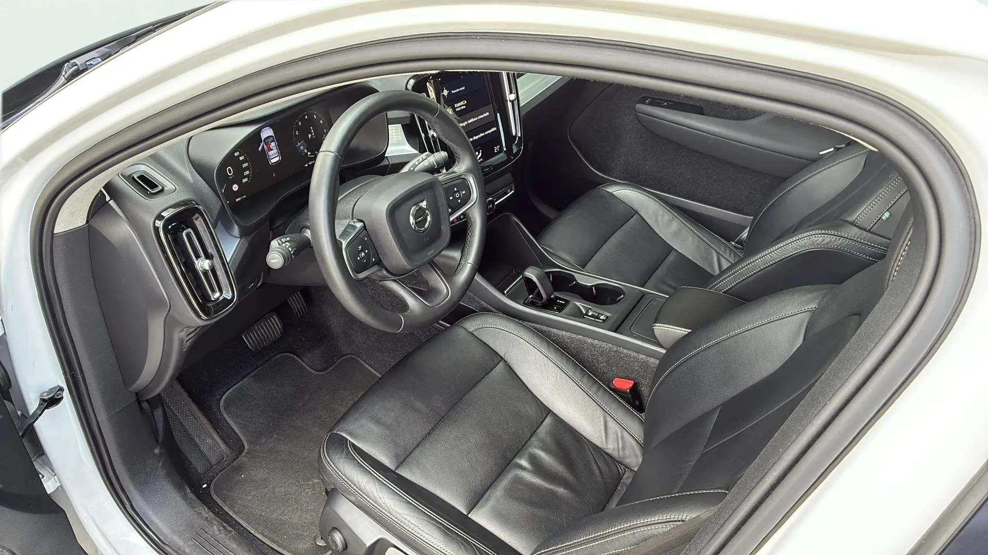 Volvo XC40 1.5 T2 Momentum - foto 10