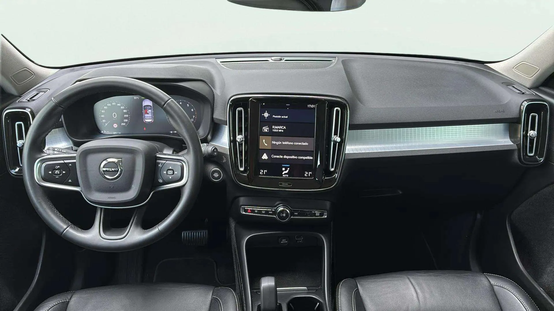 Volvo XC40 1.5 T2 Momentum - foto 21
