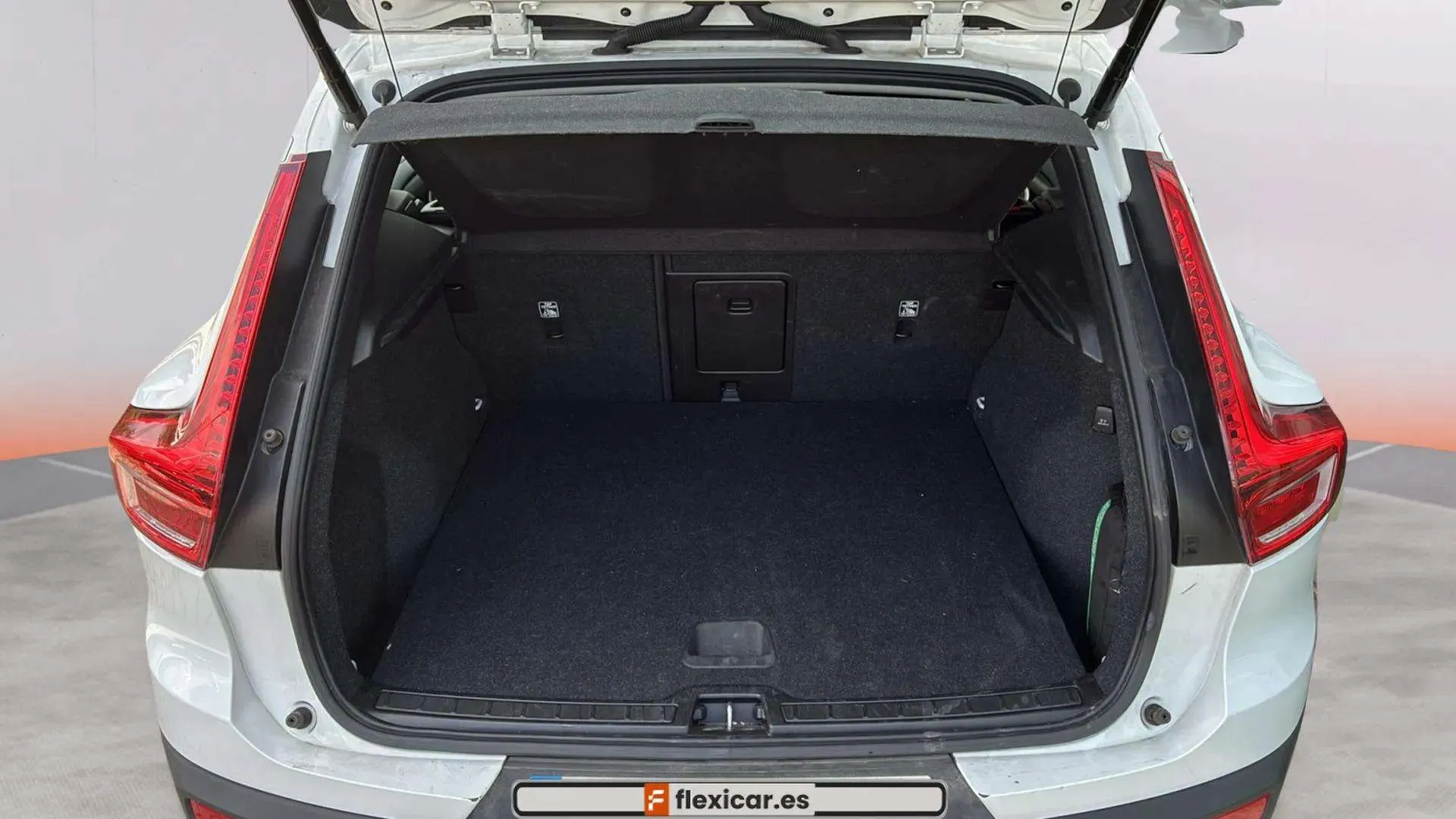 Volvo XC40 1.5 T2 Momentum - foto 28