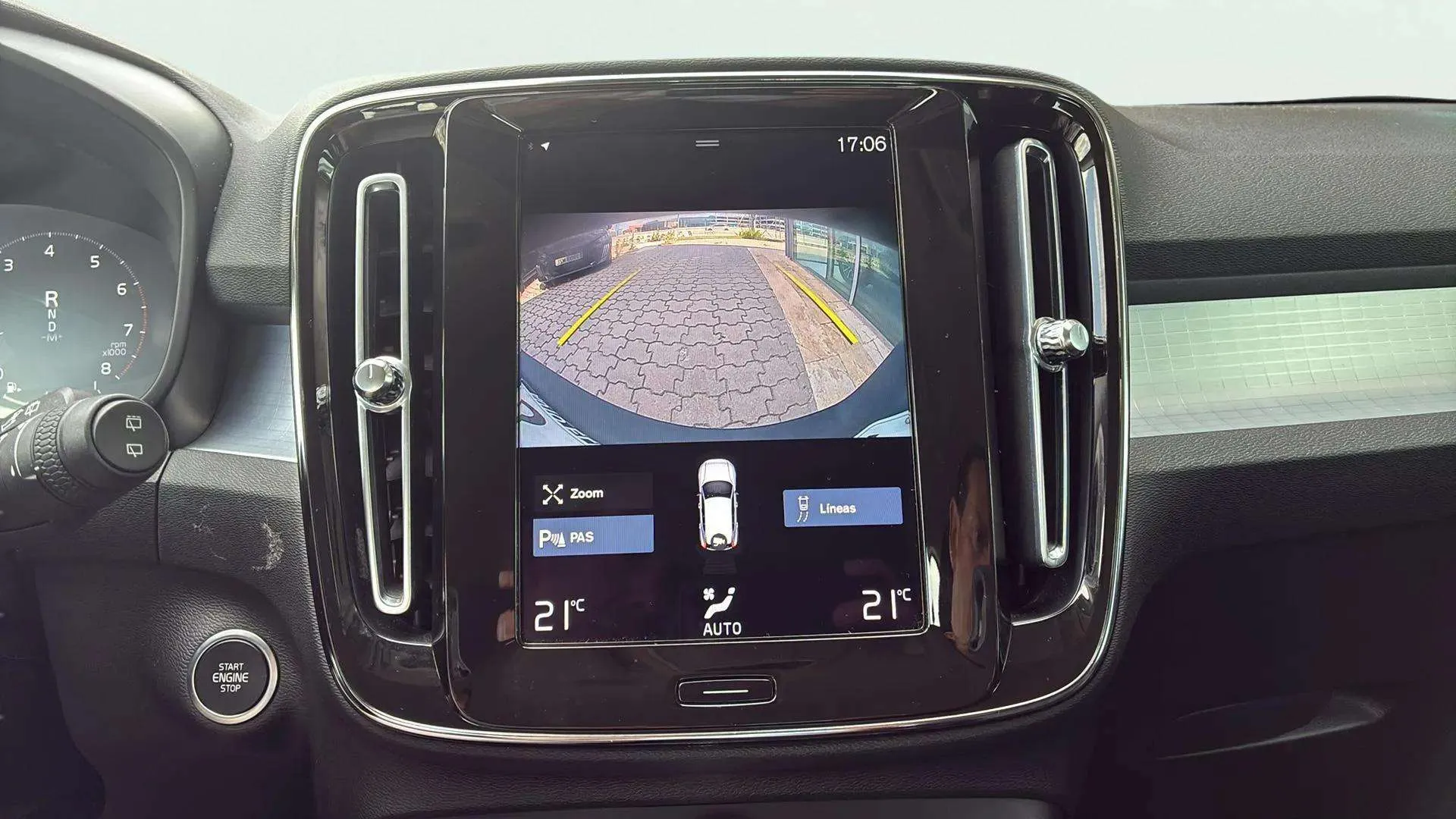 Volvo XC40 1.5 T2 Momentum - foto 24