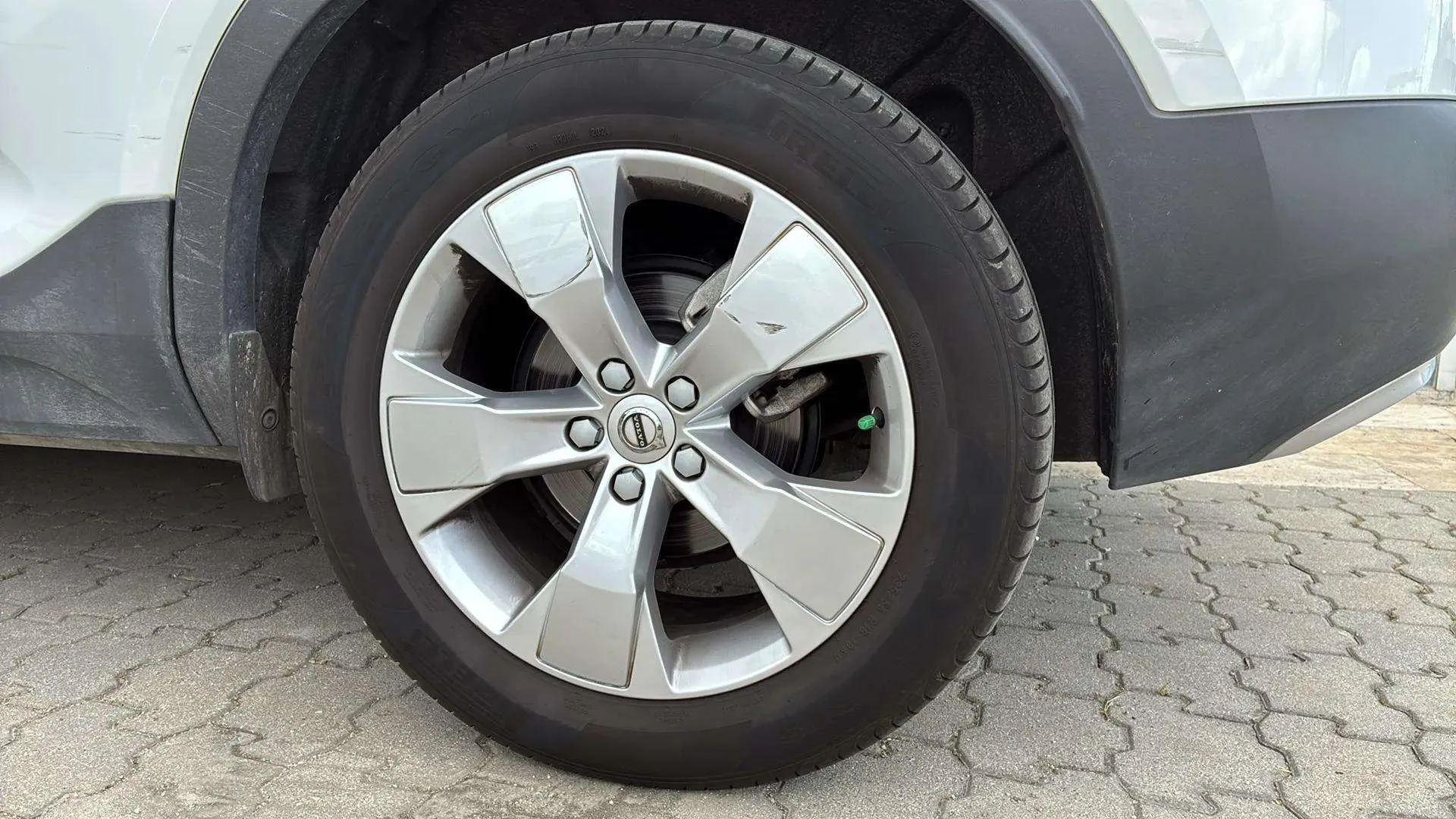 Volvo XC40 1.5 T2 Momentum - foto 30