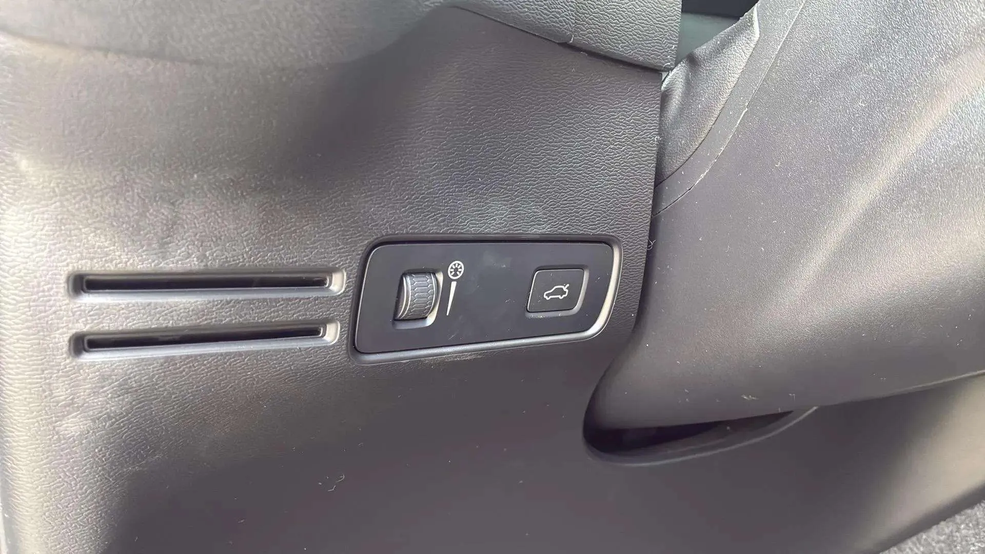 Volvo XC40 1.5 T2 Momentum - foto 13