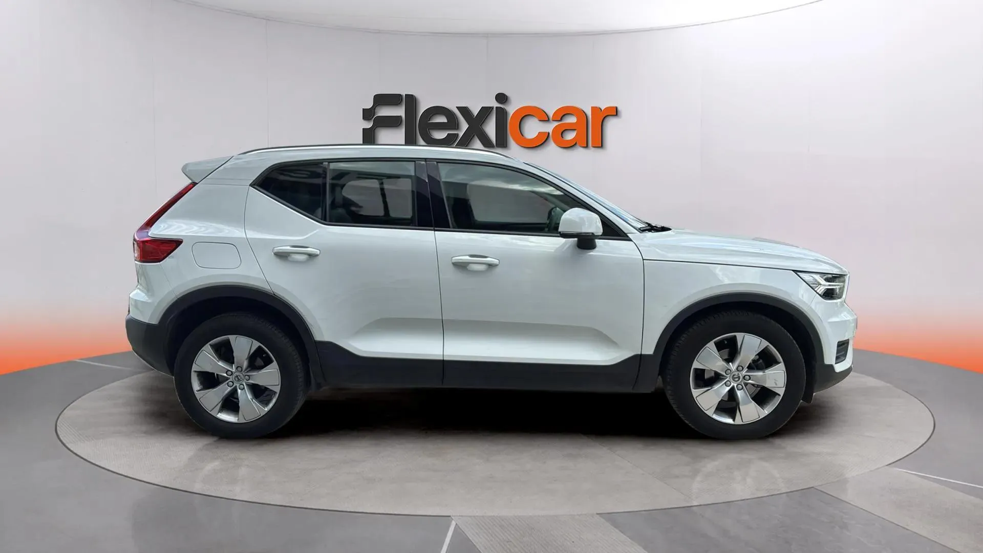 Volvo XC40 1.5 T2 Momentum - foto 8