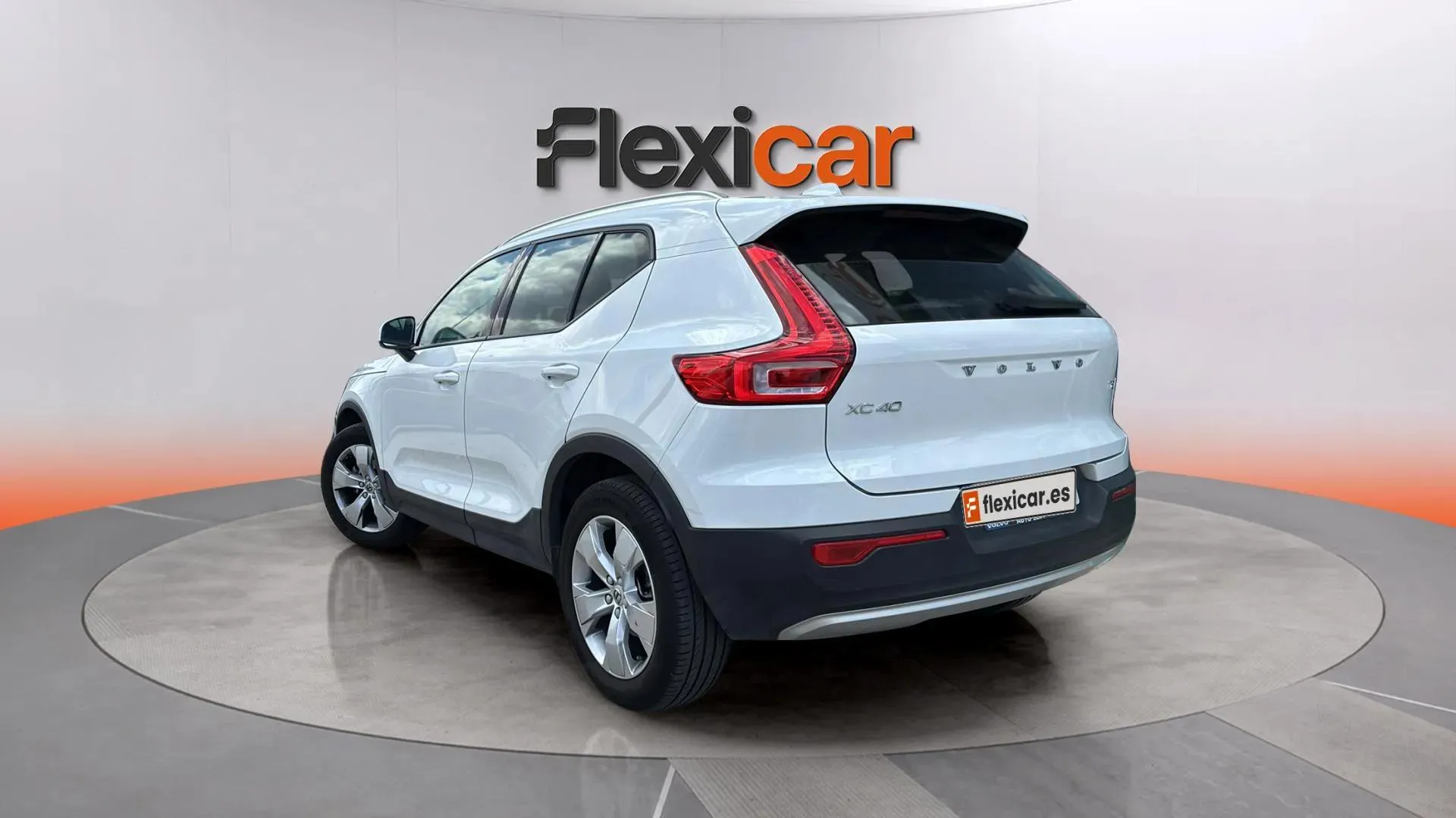 Volvo XC40 1.5 T2 Momentum - foto 5
