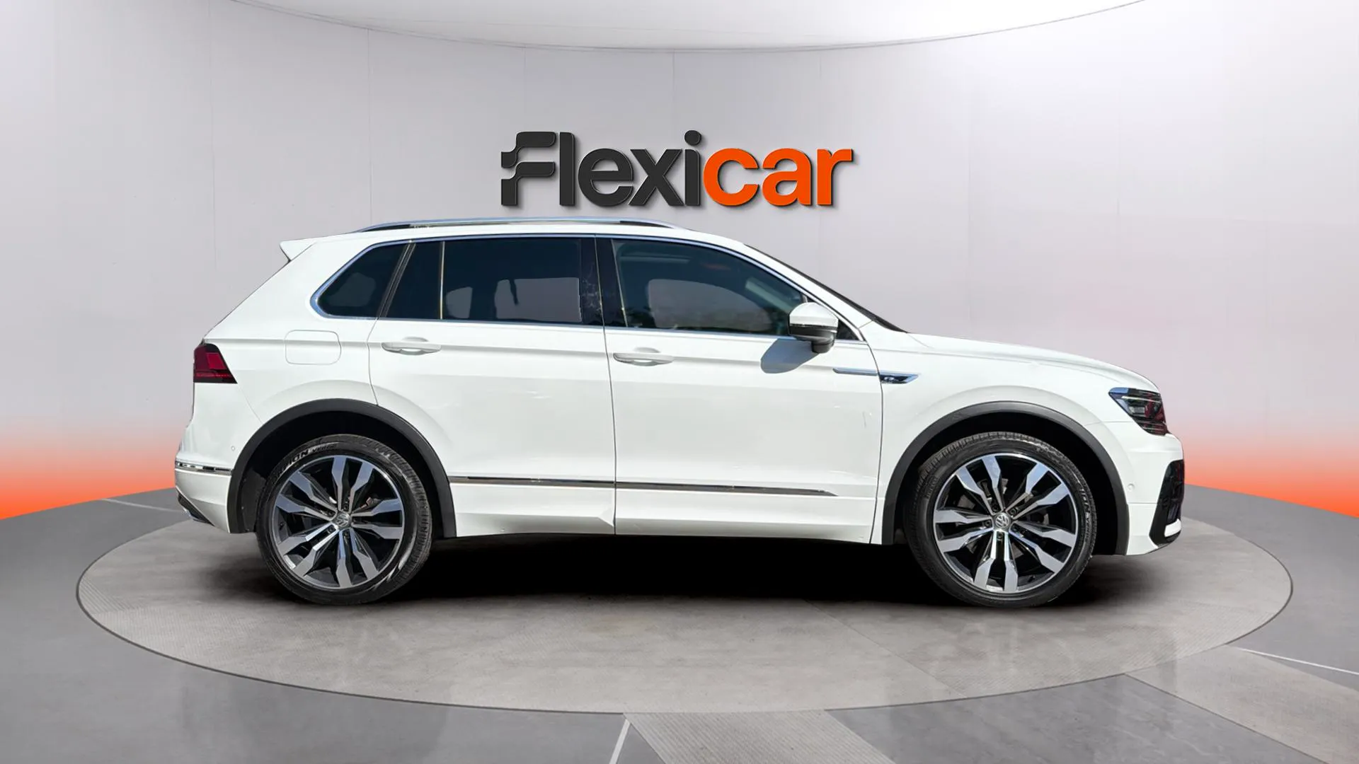 Volkswagen Tiguan Sport 2.0 TDI 4Motion DSG - foto 2