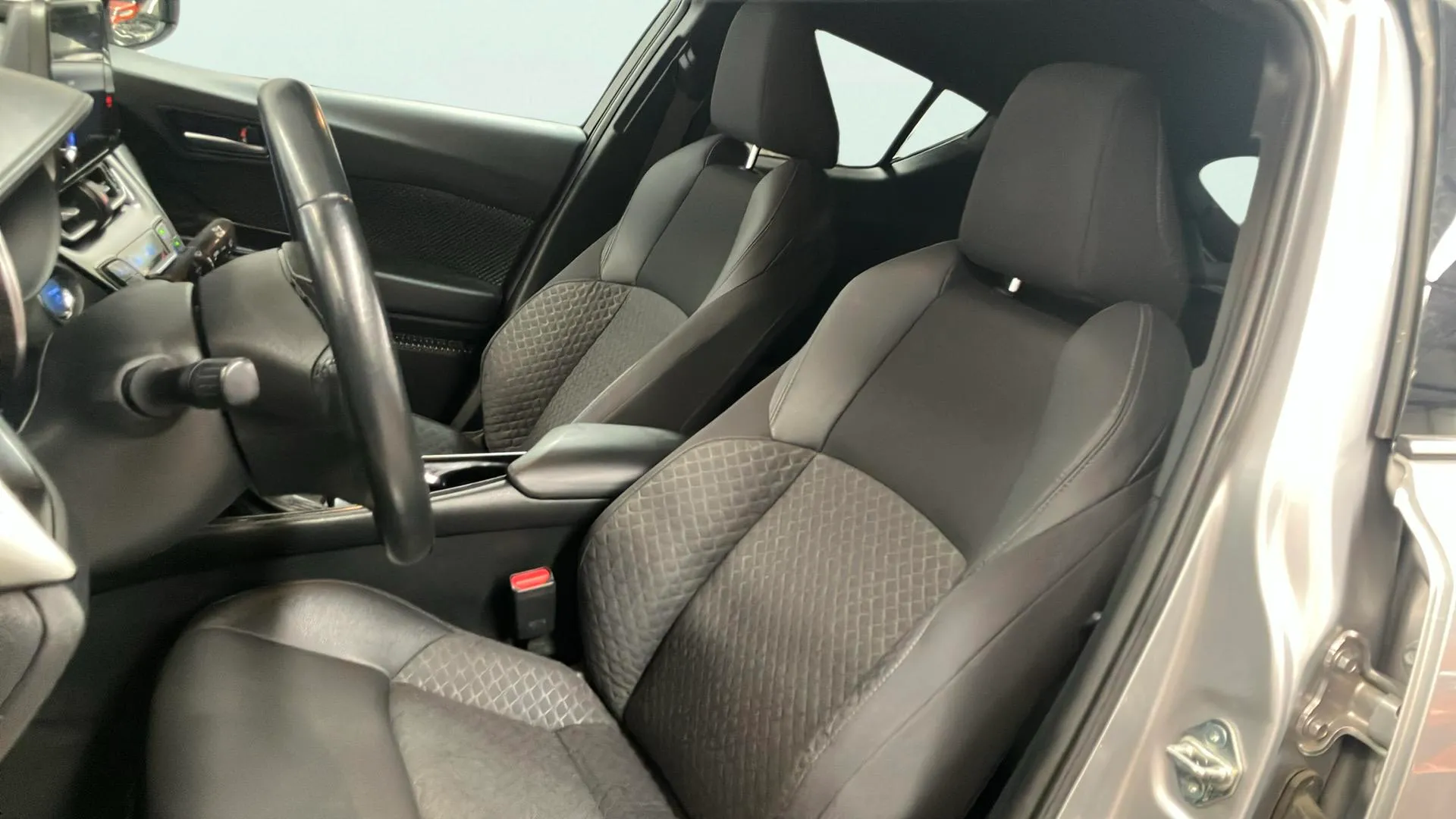 Toyota C-HR 1.8 125H Active - foto 7