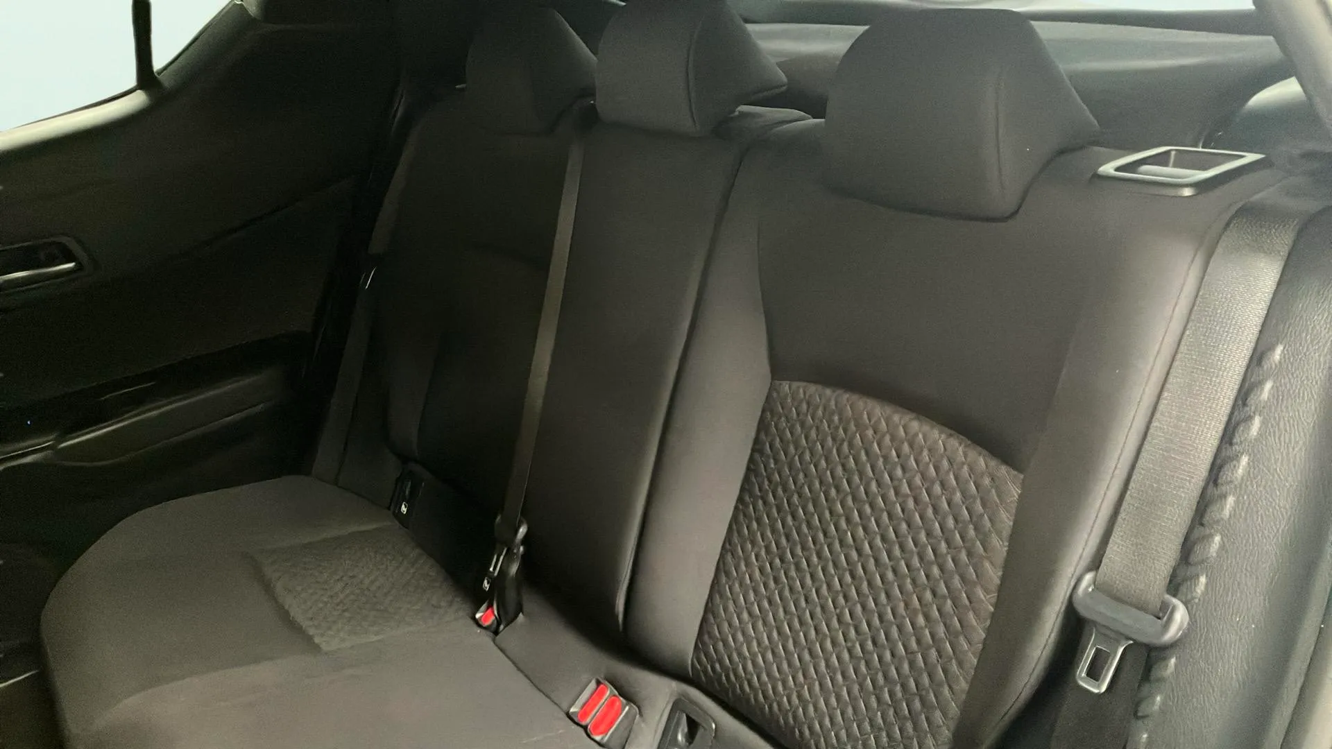 Toyota C-HR 1.8 125H Active - foto 17