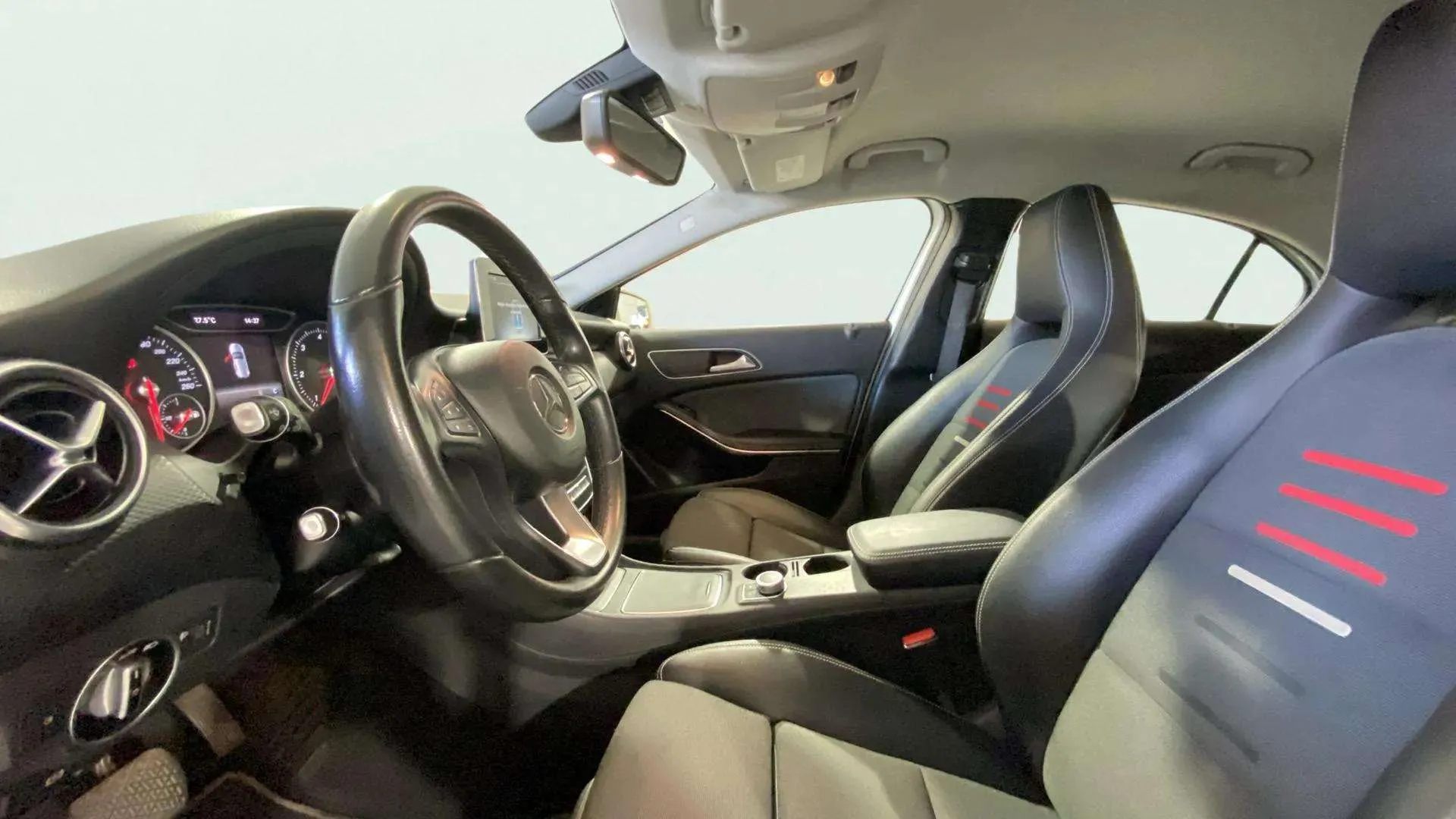Mercedes-Benz Clase A A 180 d - foto 11