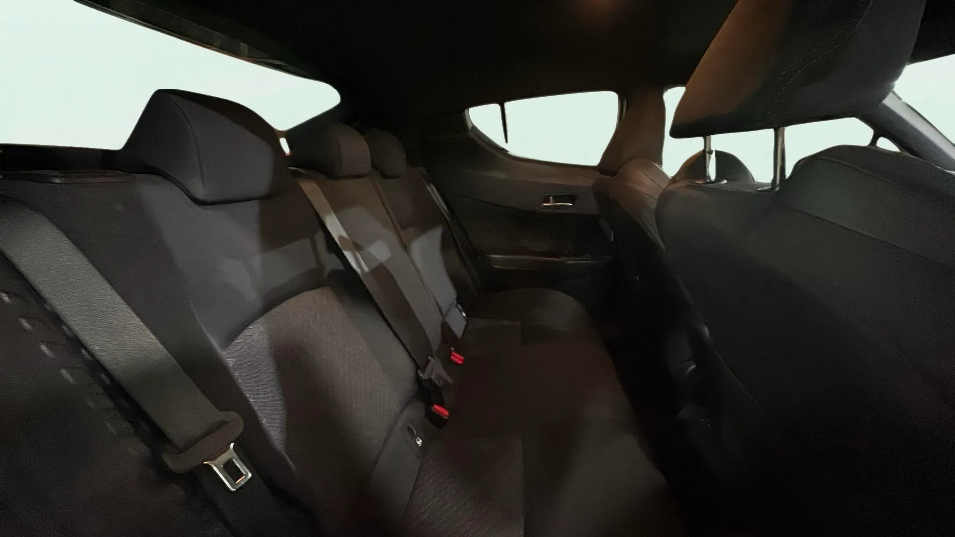 Toyota C-HR 1.8 125H Advance - foto 13
