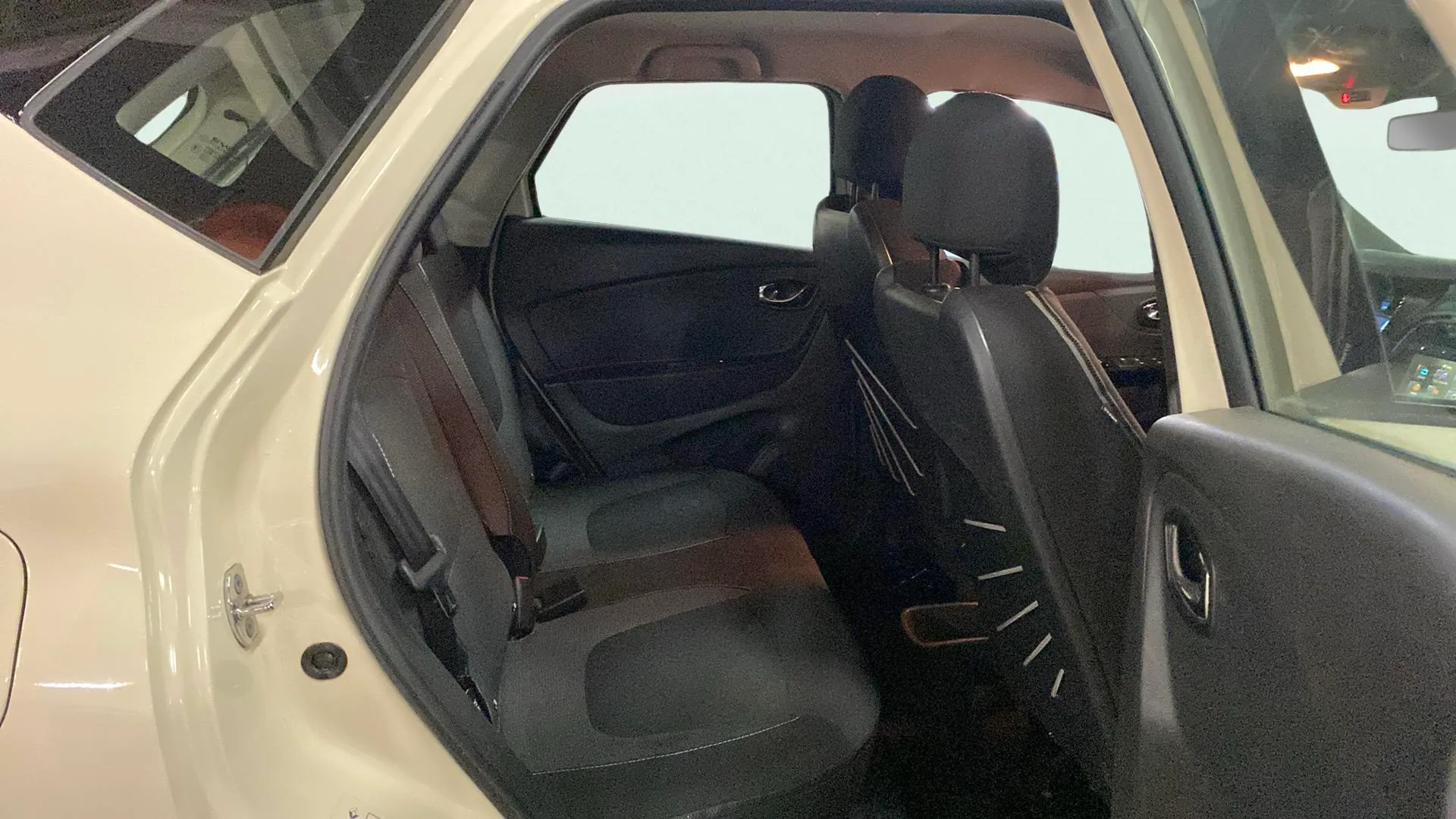 Renault Captur Intens TCe 120 EDC - foto 23