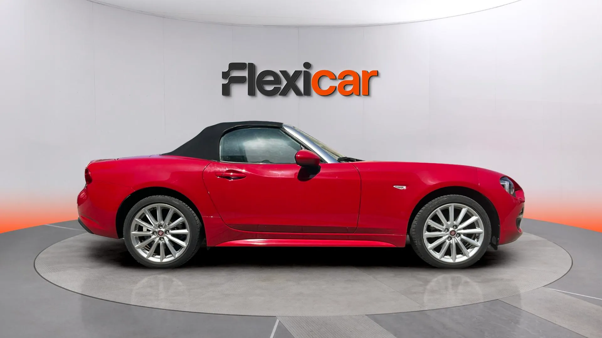 Fiat 124 Spider Lusso - foto 9