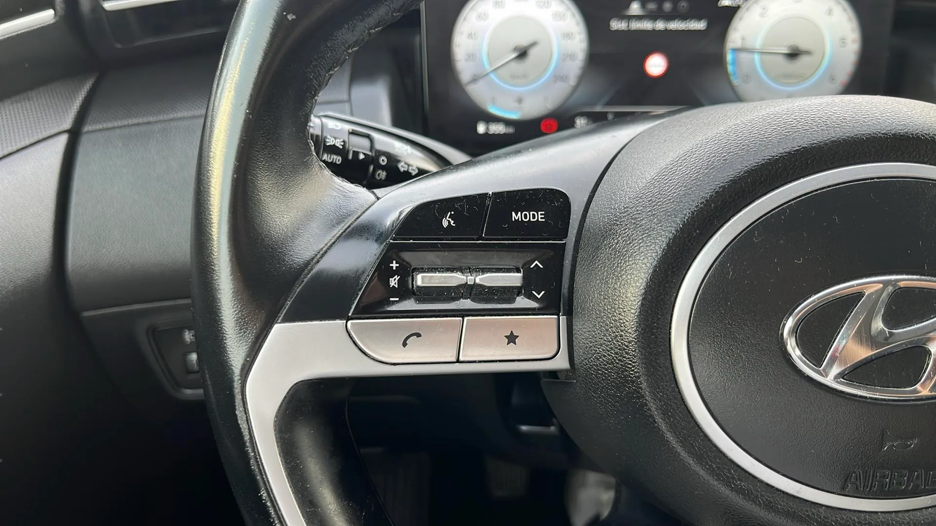 Hyundai Tucson 1.6 CRDi Maxx - foto 11