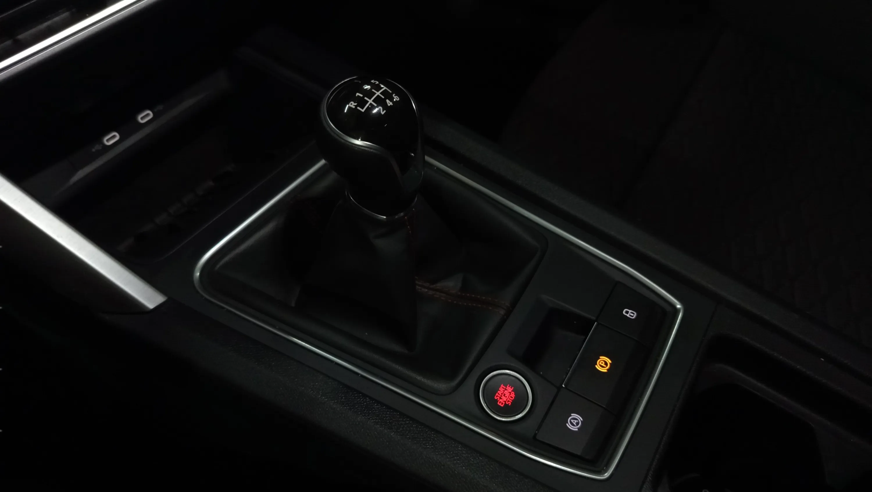 SEAT León 1.5 TSI FR 25 Aniversario - foto 14