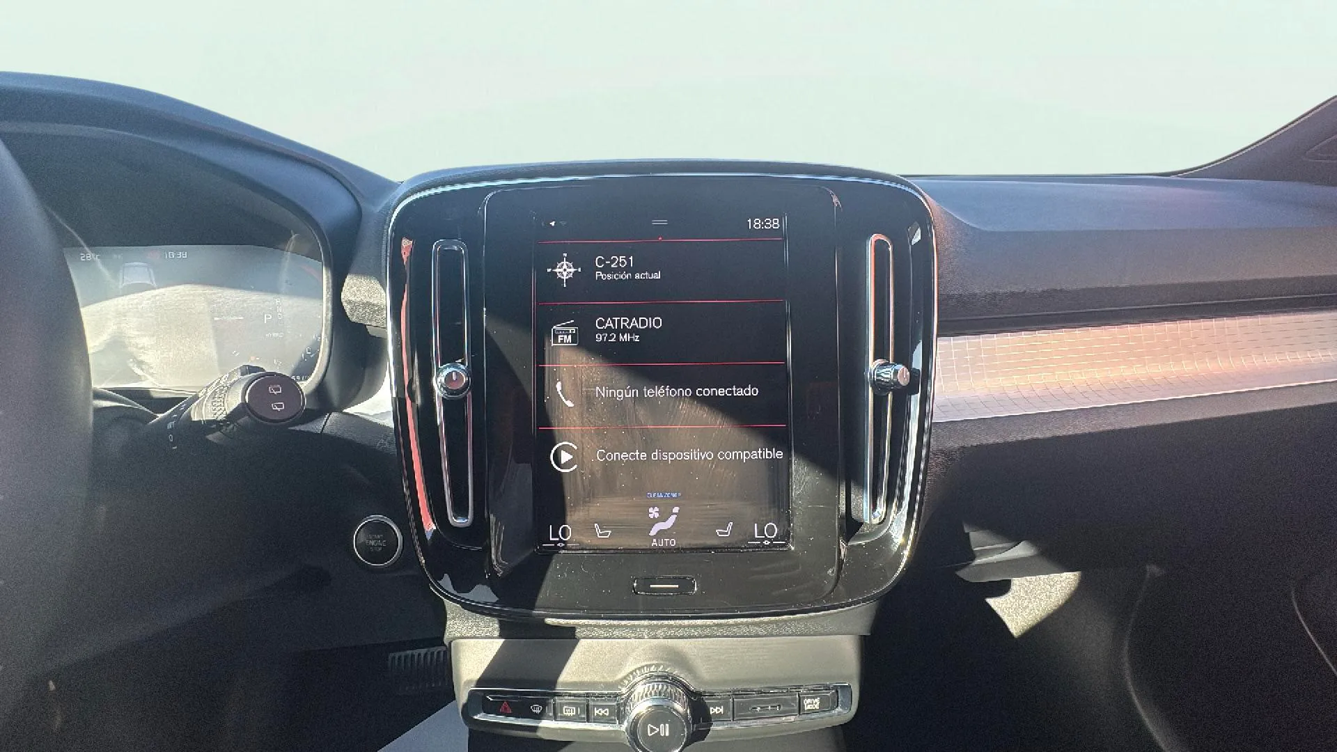 Volvo XC40 1.5 T4 Twin Recharge Essential - foto 12