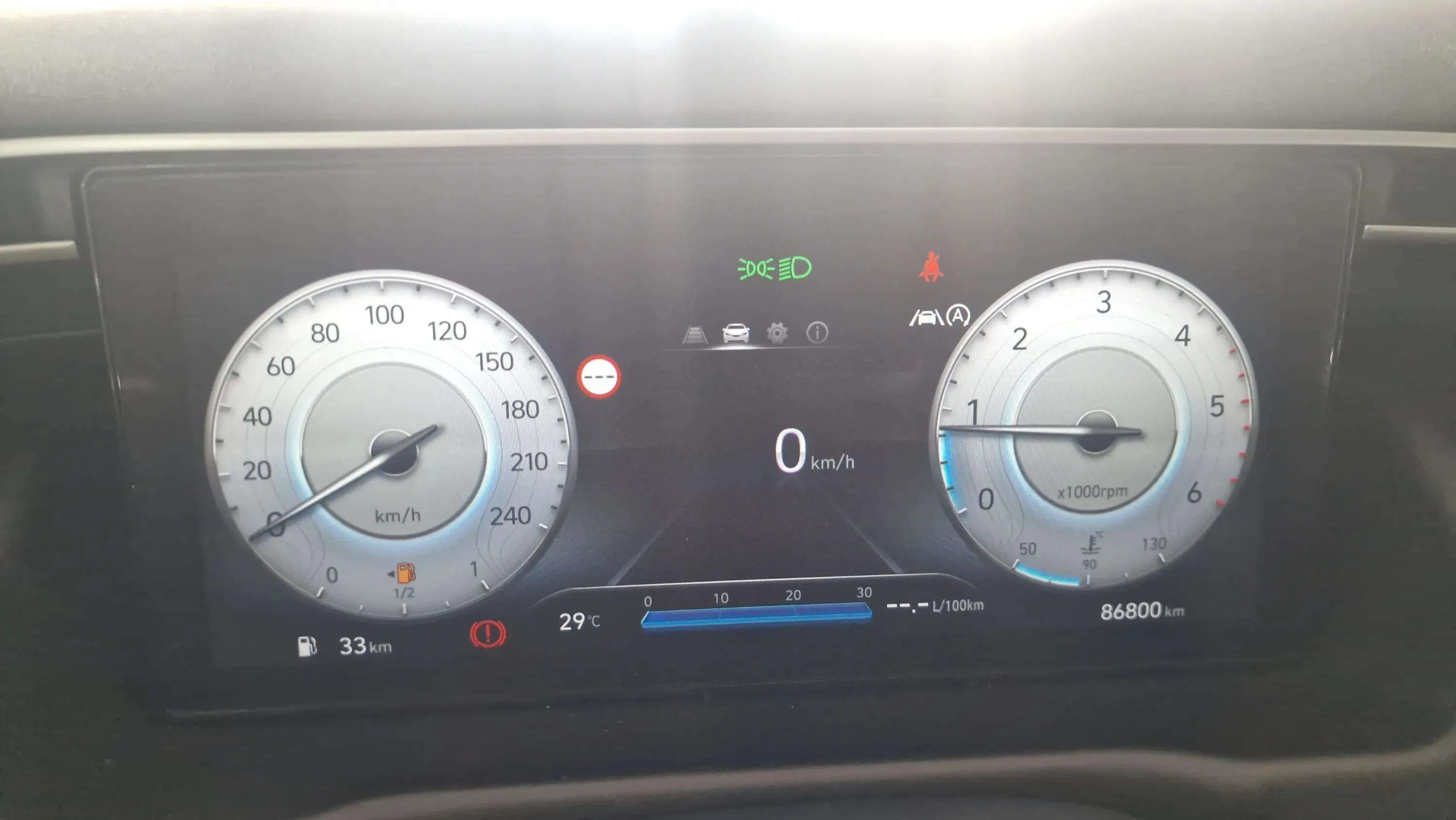 Hyundai Tucson 1.6 CRDi Maxx - foto 8