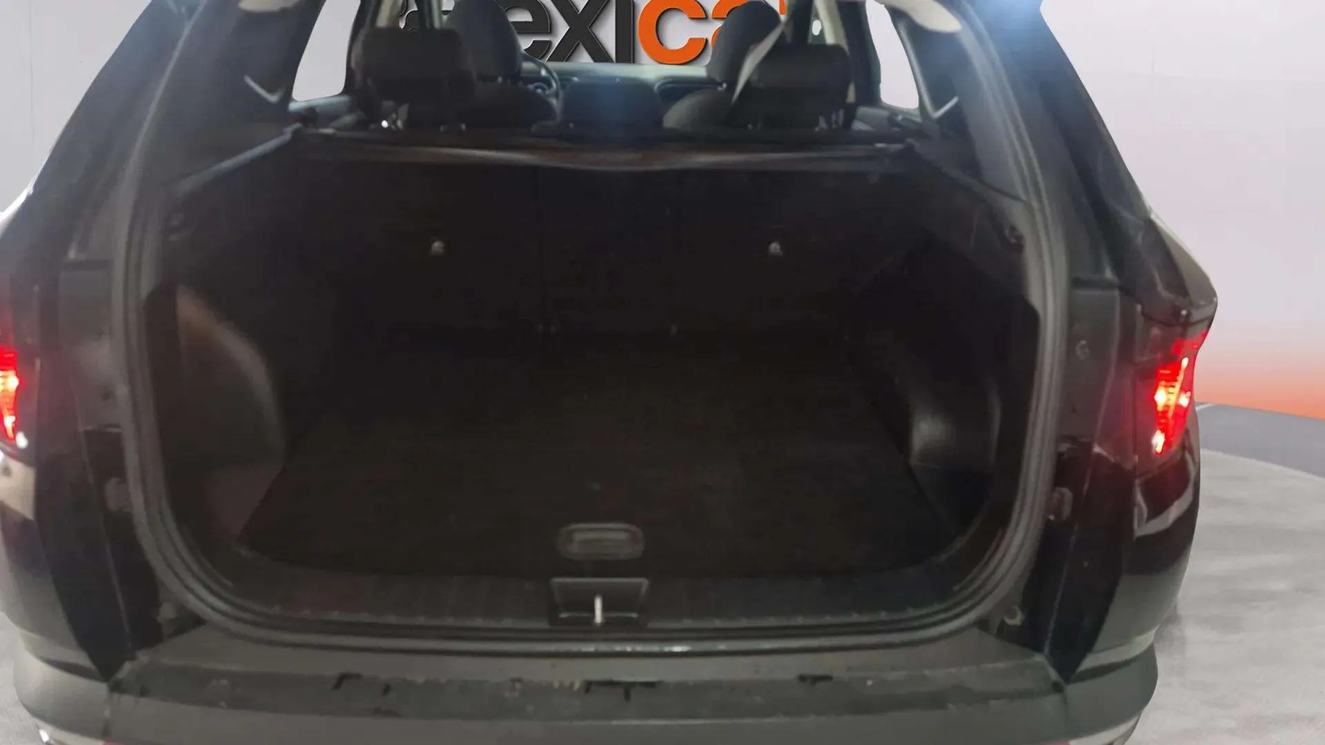 Hyundai Tucson 1.6 CRDi Maxx - foto 22