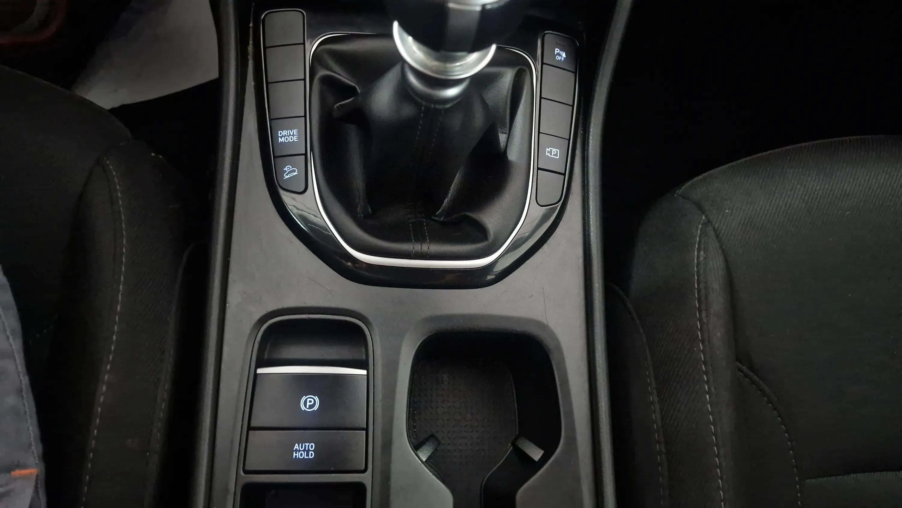 Hyundai Tucson 1.6 CRDi Maxx - foto 9