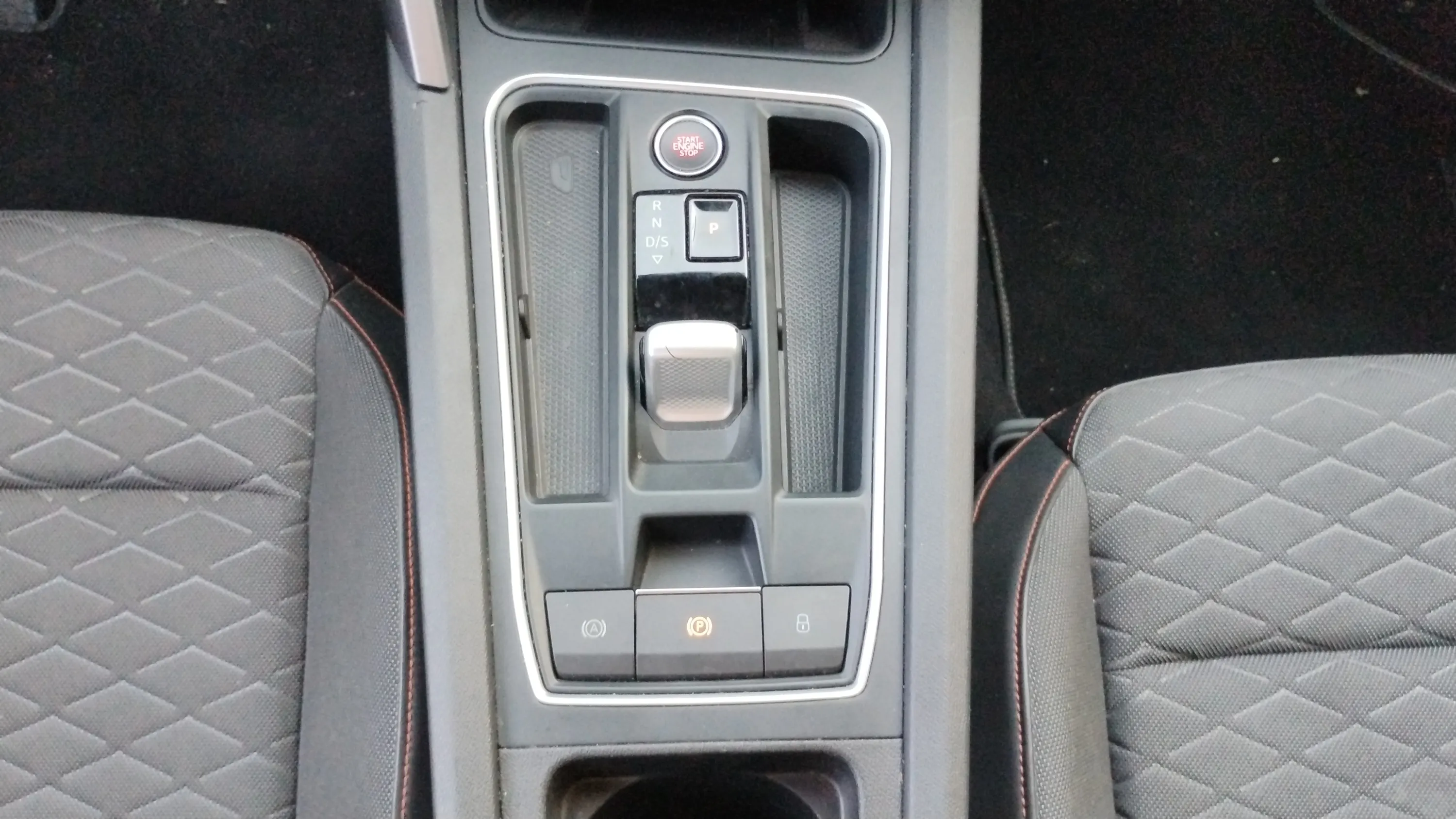 SEAT León 1.5 eTSI DSG-7 FR Go L - foto 12
