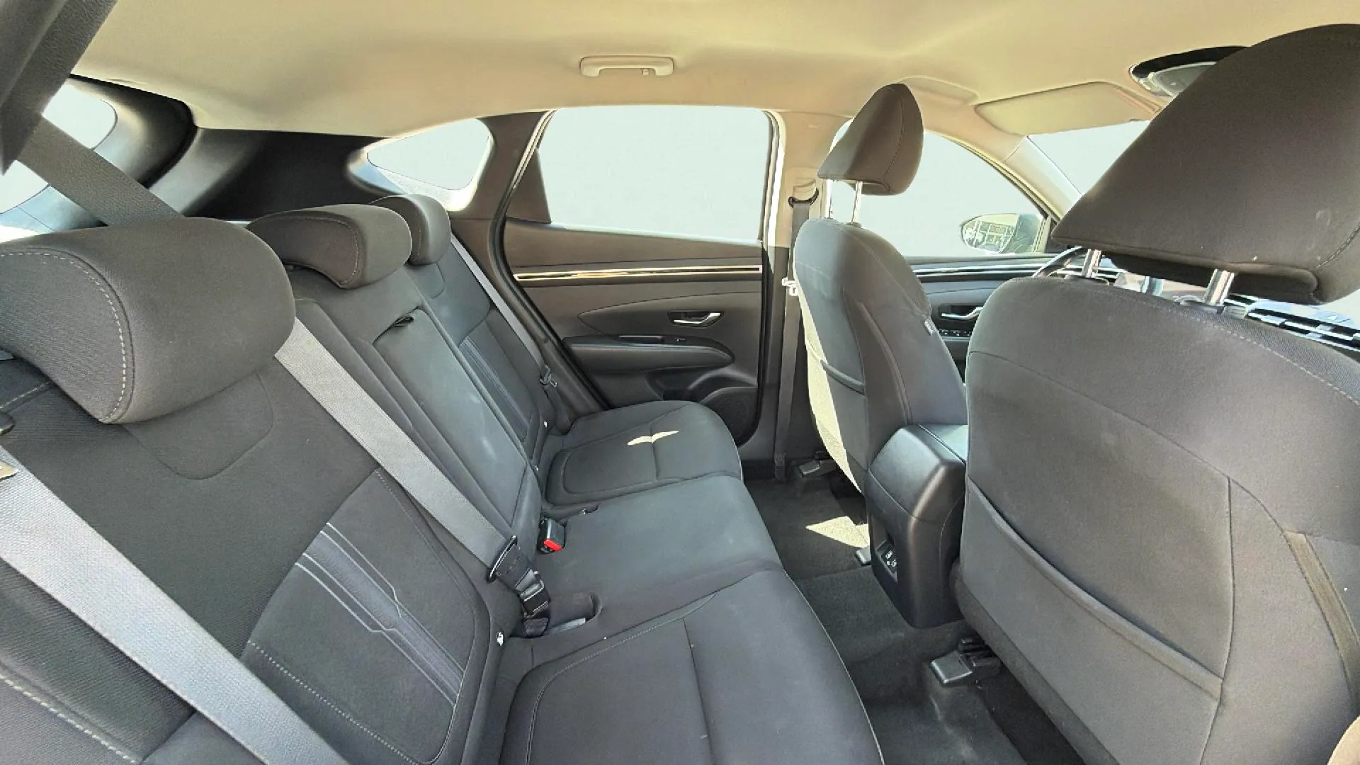 Hyundai Tucson 1.6 CRDi Maxx - foto 17