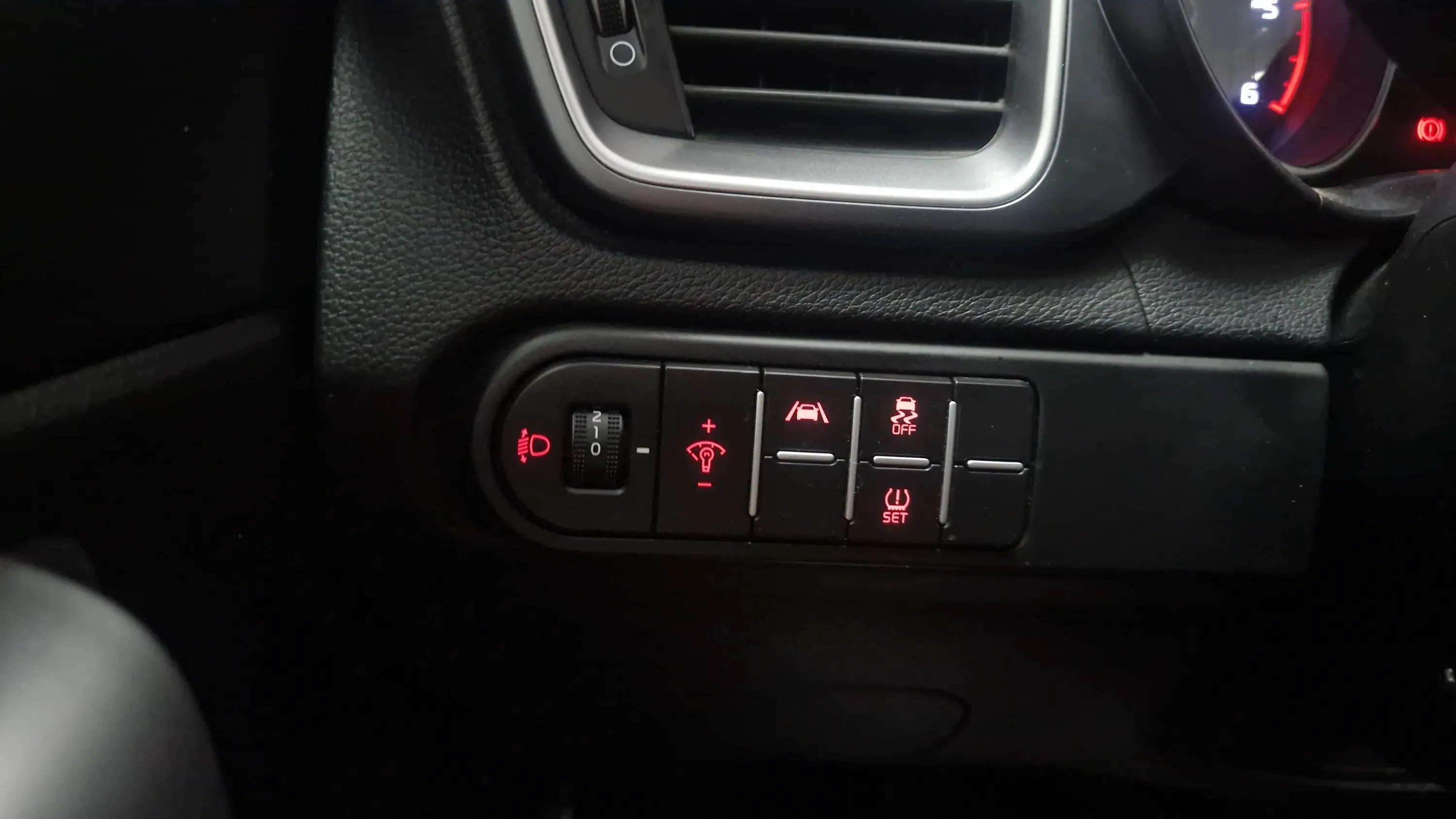 Kia Ceed 1.6 MHEV iMT Drive - foto 14