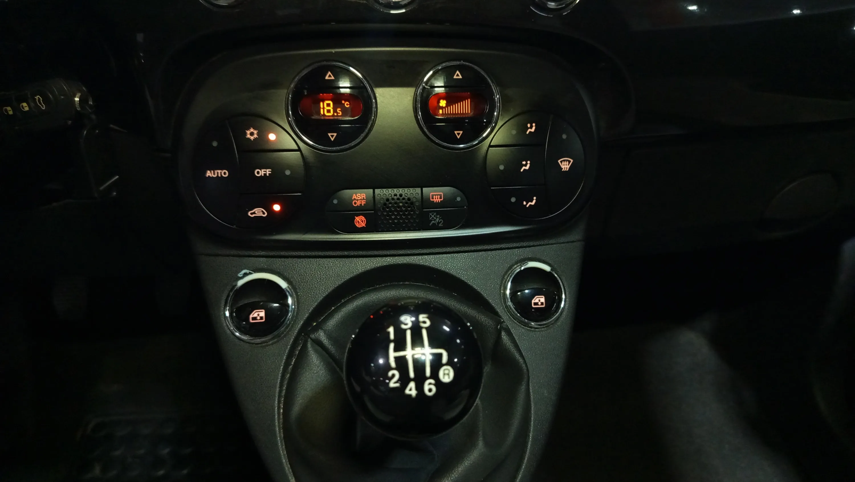 Fiat 500 Dolcevita 1.0 Hybrid - foto 22