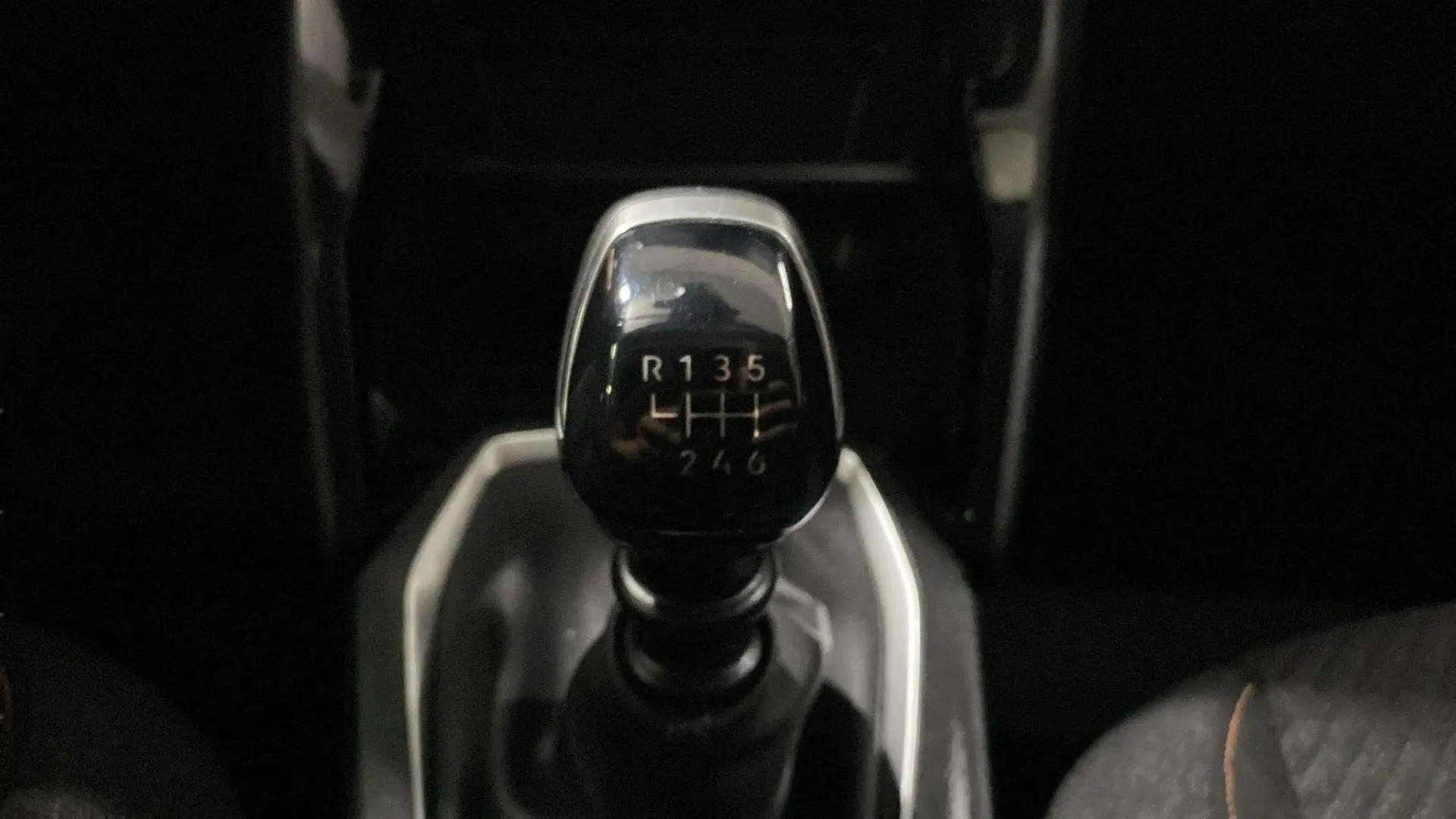 Peugeot 208 Style PureTech 100 - foto 14
