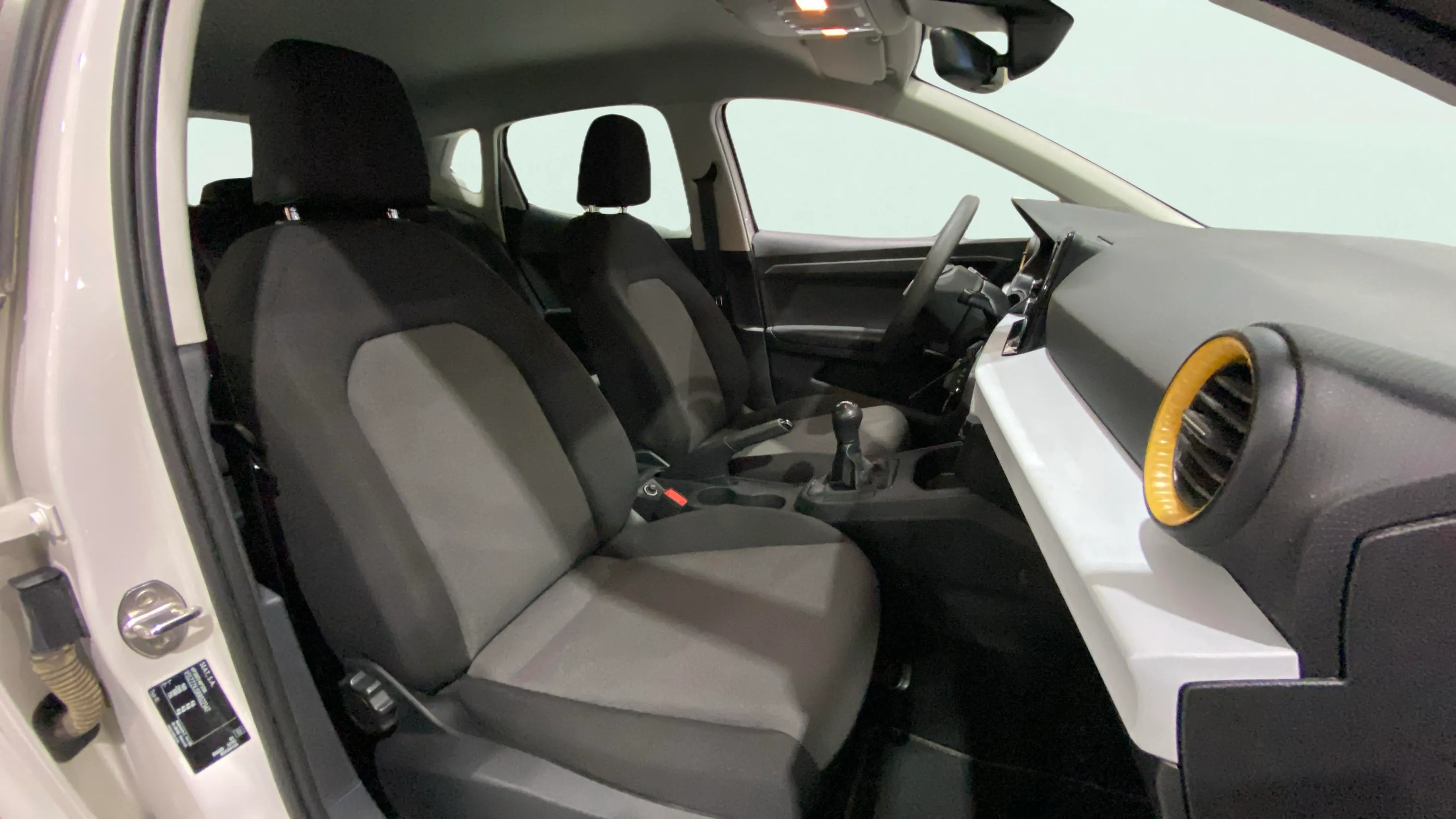 SEAT Ibiza 1.0 MPI Reference XM - foto 11