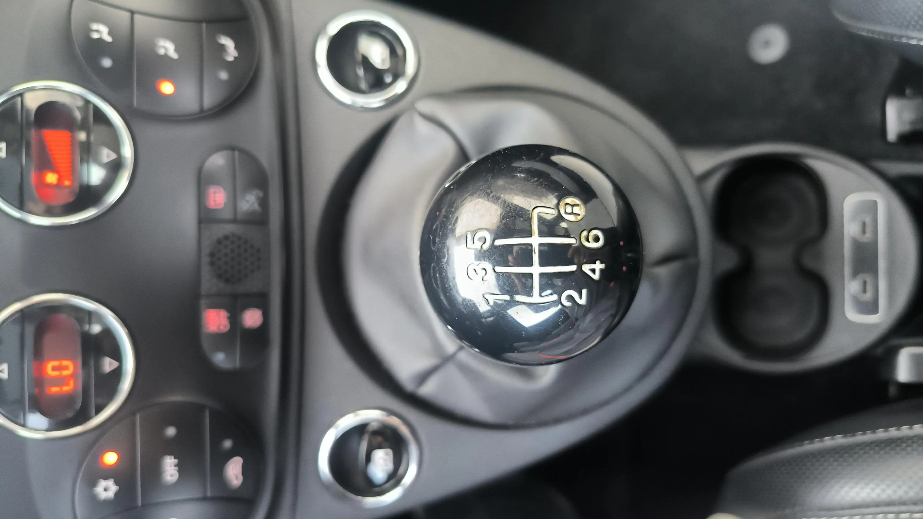 Fiat 500 Dolcevita 1.0 Hybrid - foto 23