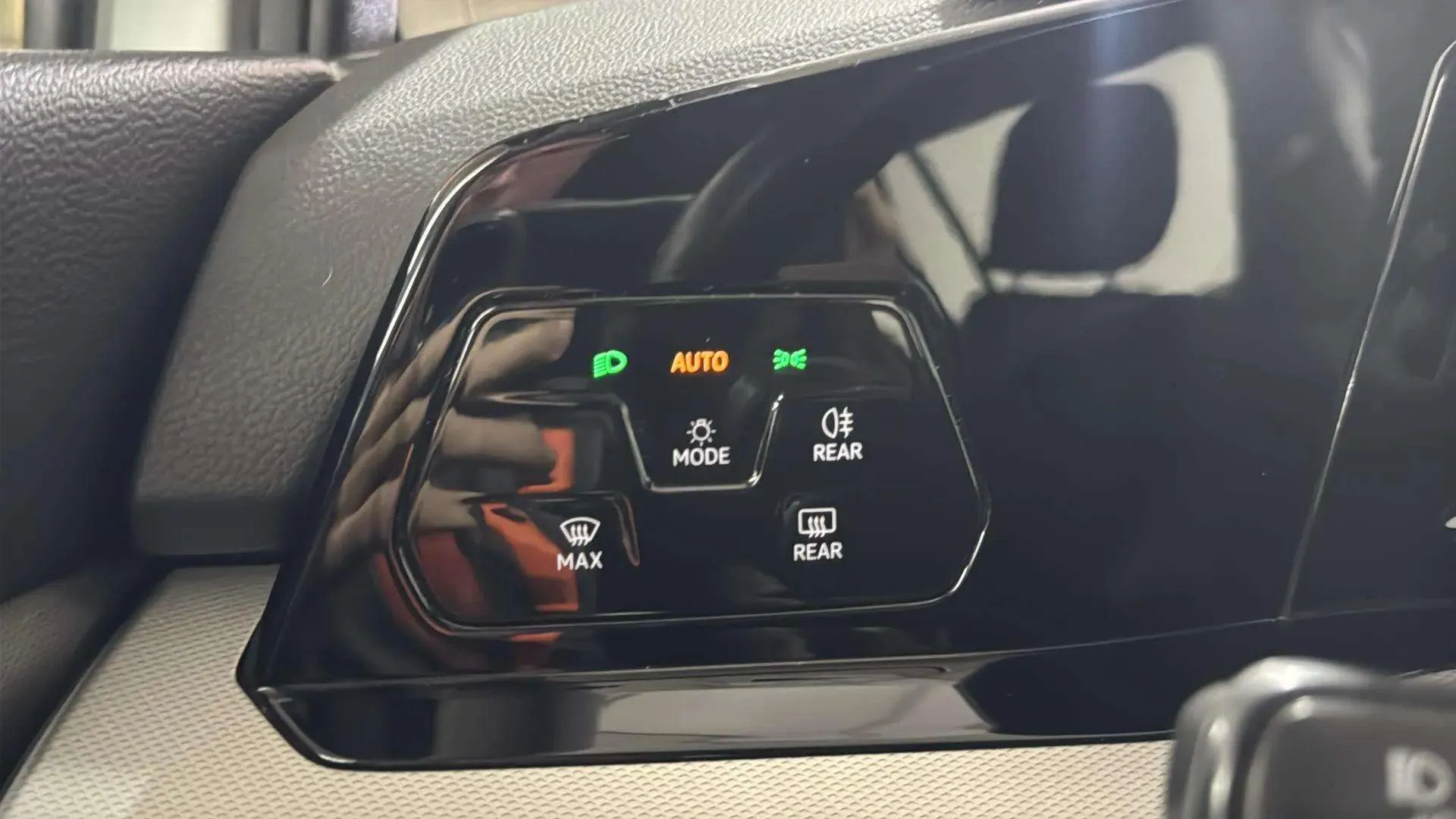 Volkswagen Golf 2.0 TDI Variant - foto 18