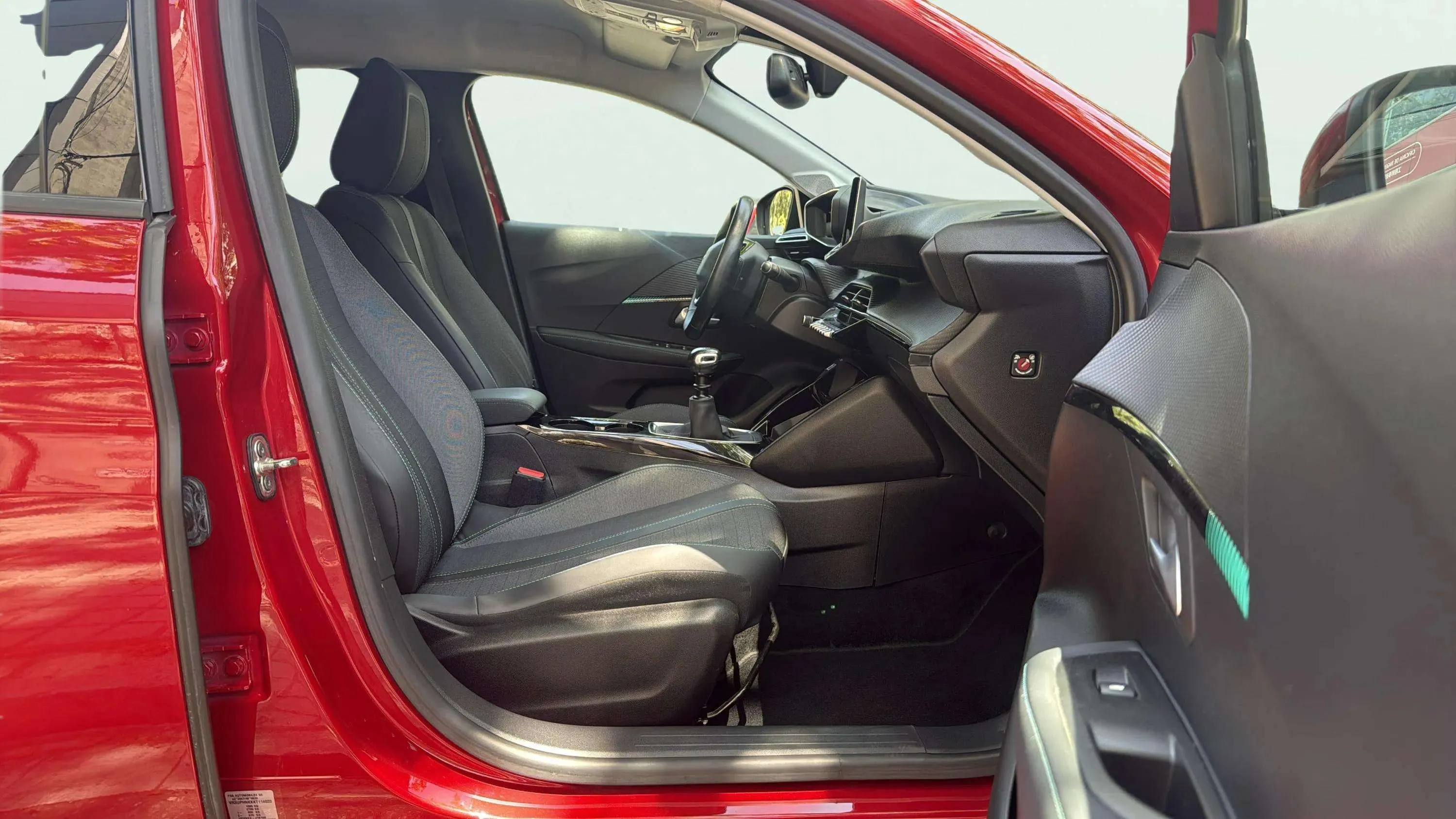 Peugeot 208 PureTech Allure - foto 12