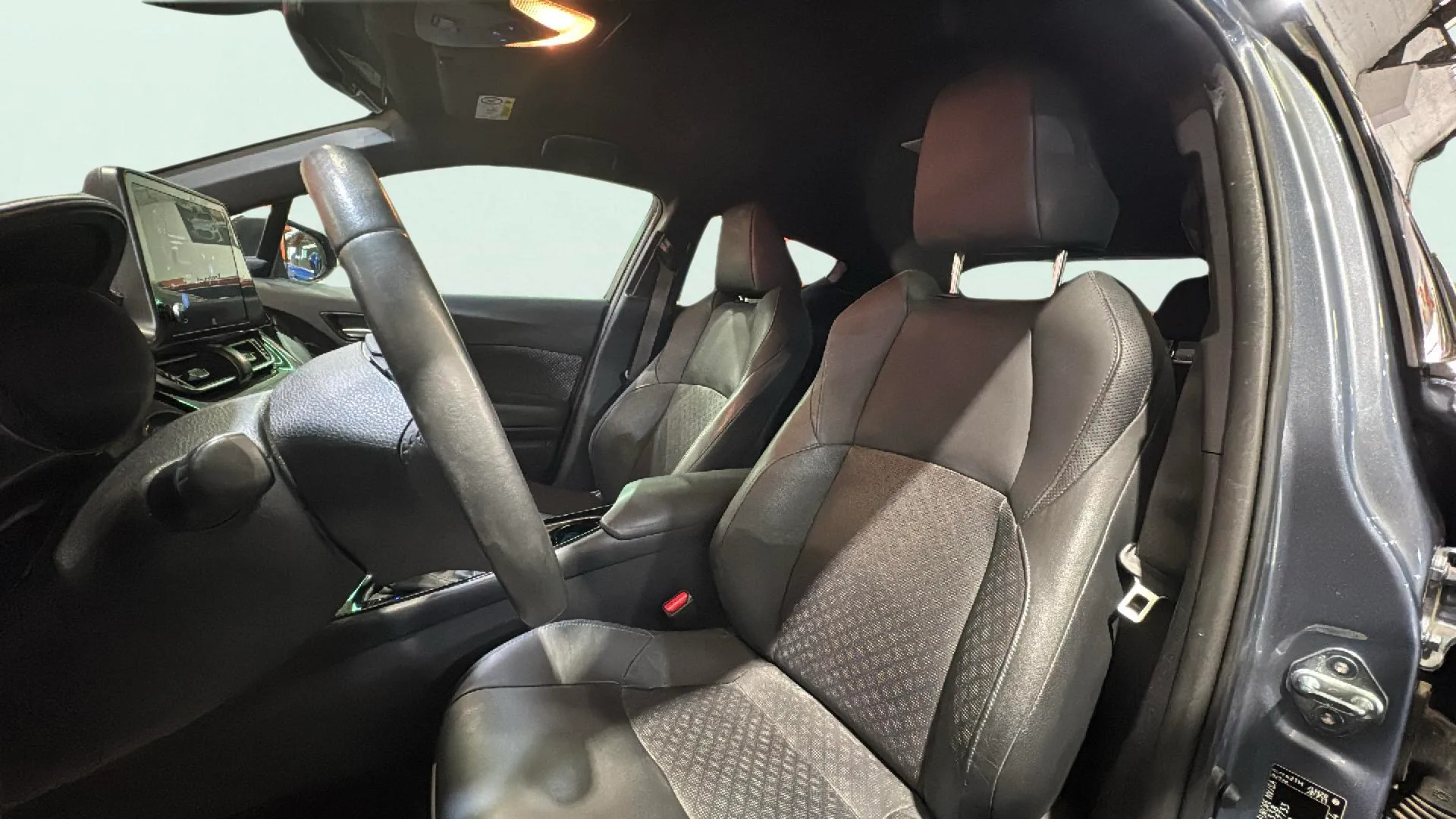 Toyota C-HR 2.0 180H Advance - foto 22