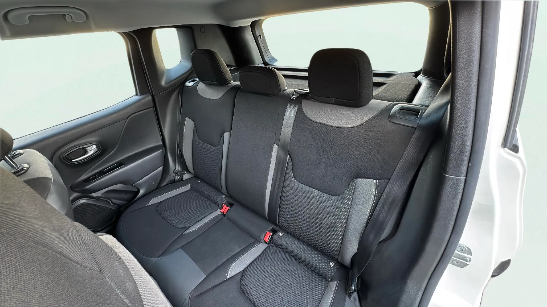 Jeep Renegade 4xe 1.3 PHEV Limited - foto 19