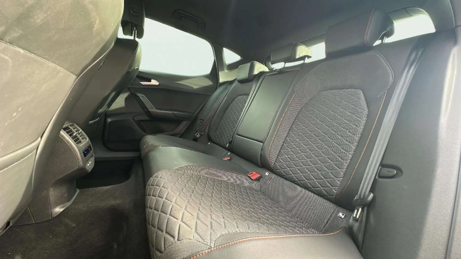 SEAT León 1.5 TSI FR 75 Aniversario - foto 17