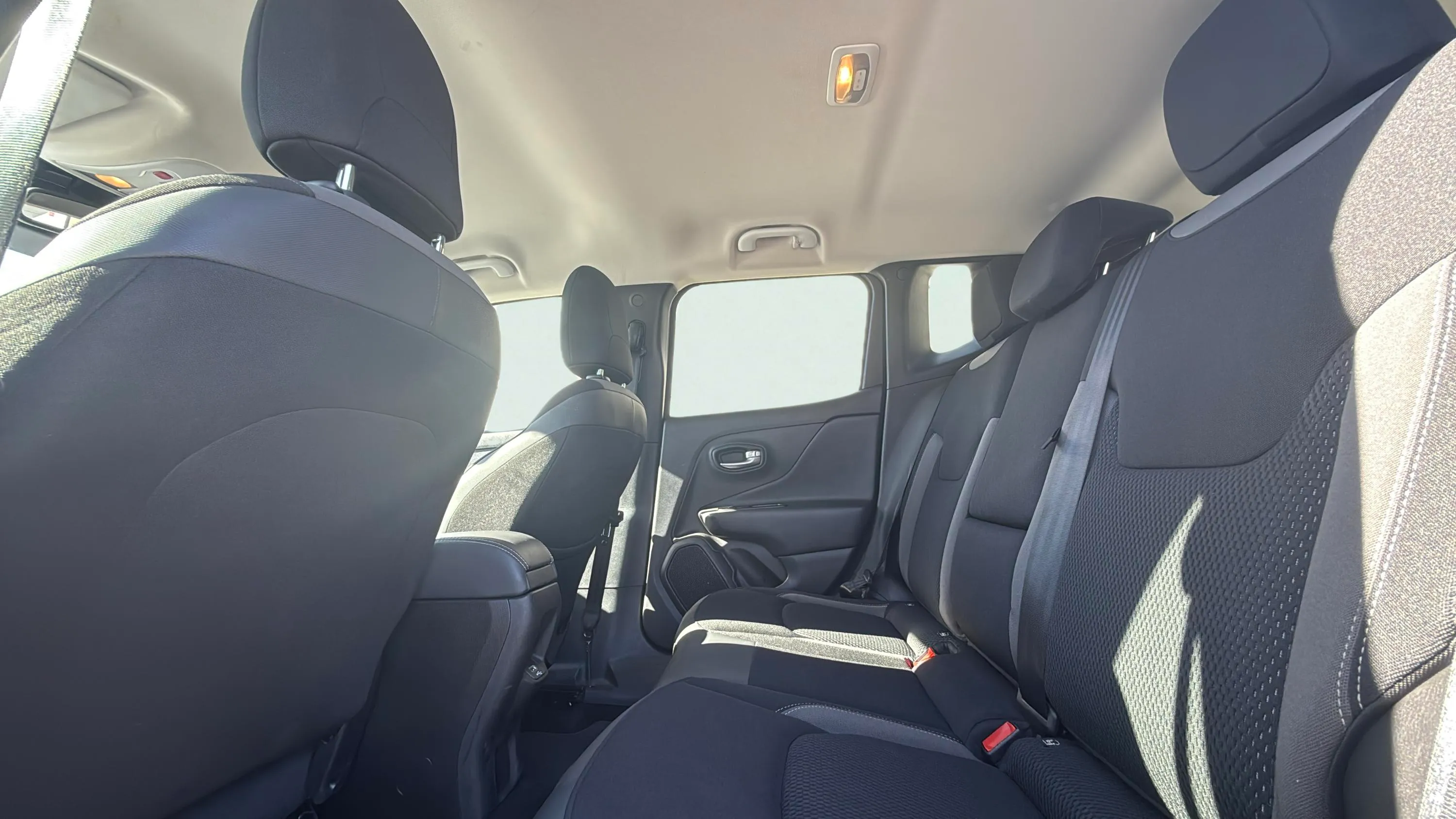 Jeep Renegade 4xe 1.3 PHEV Limited - foto 17