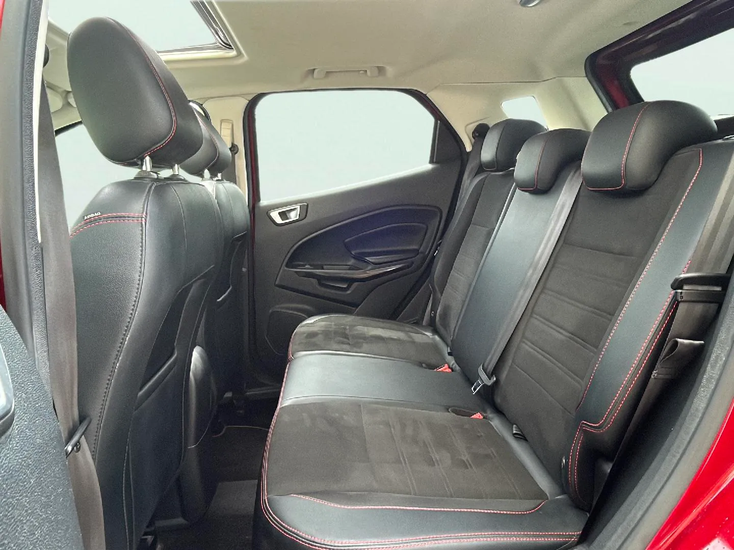 Ford EcoSport 1.5 TDCi S S ST Line - foto 31