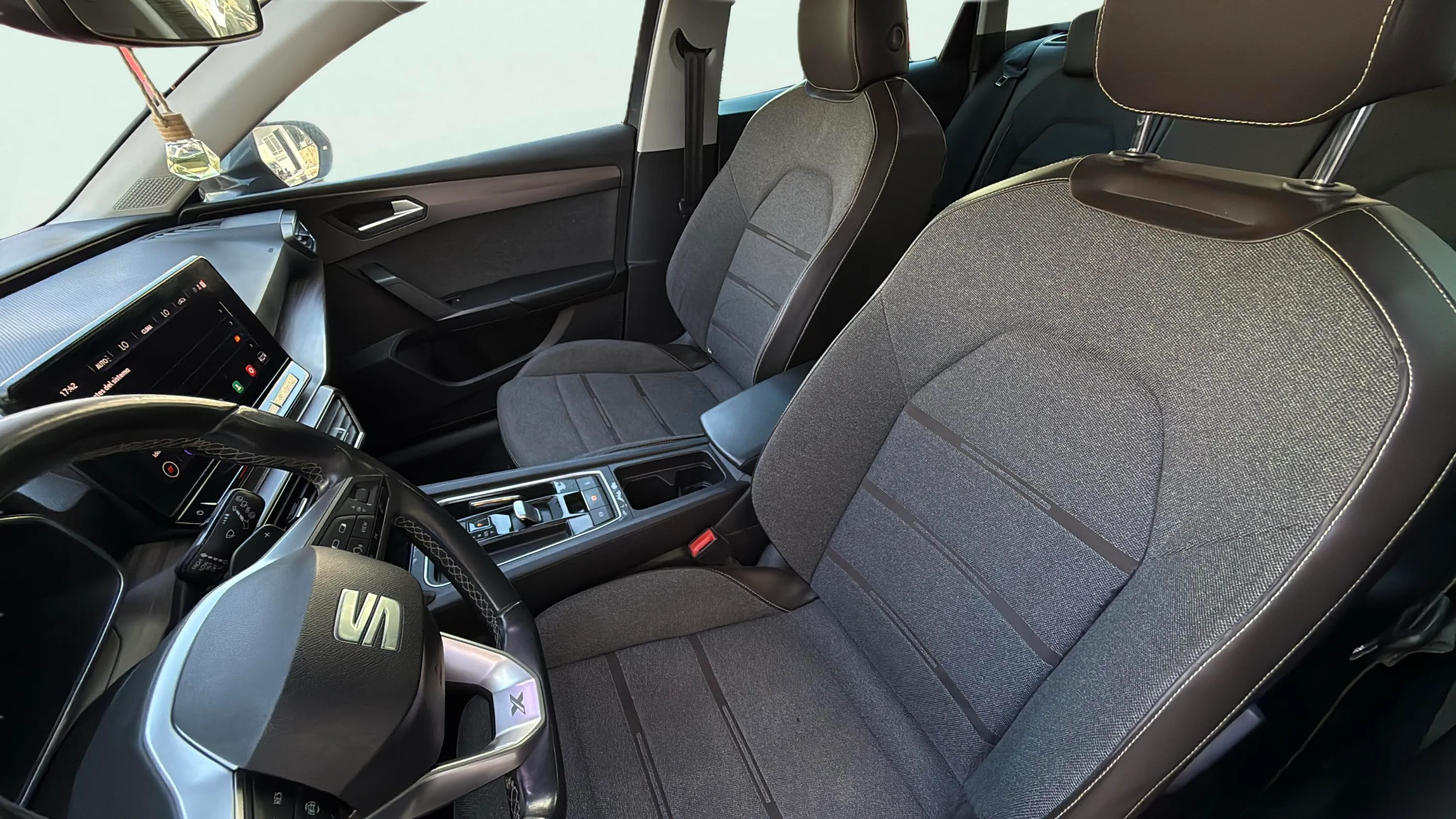 SEAT León SP 2.0 TDI DSG Xcellence Go M - foto 11