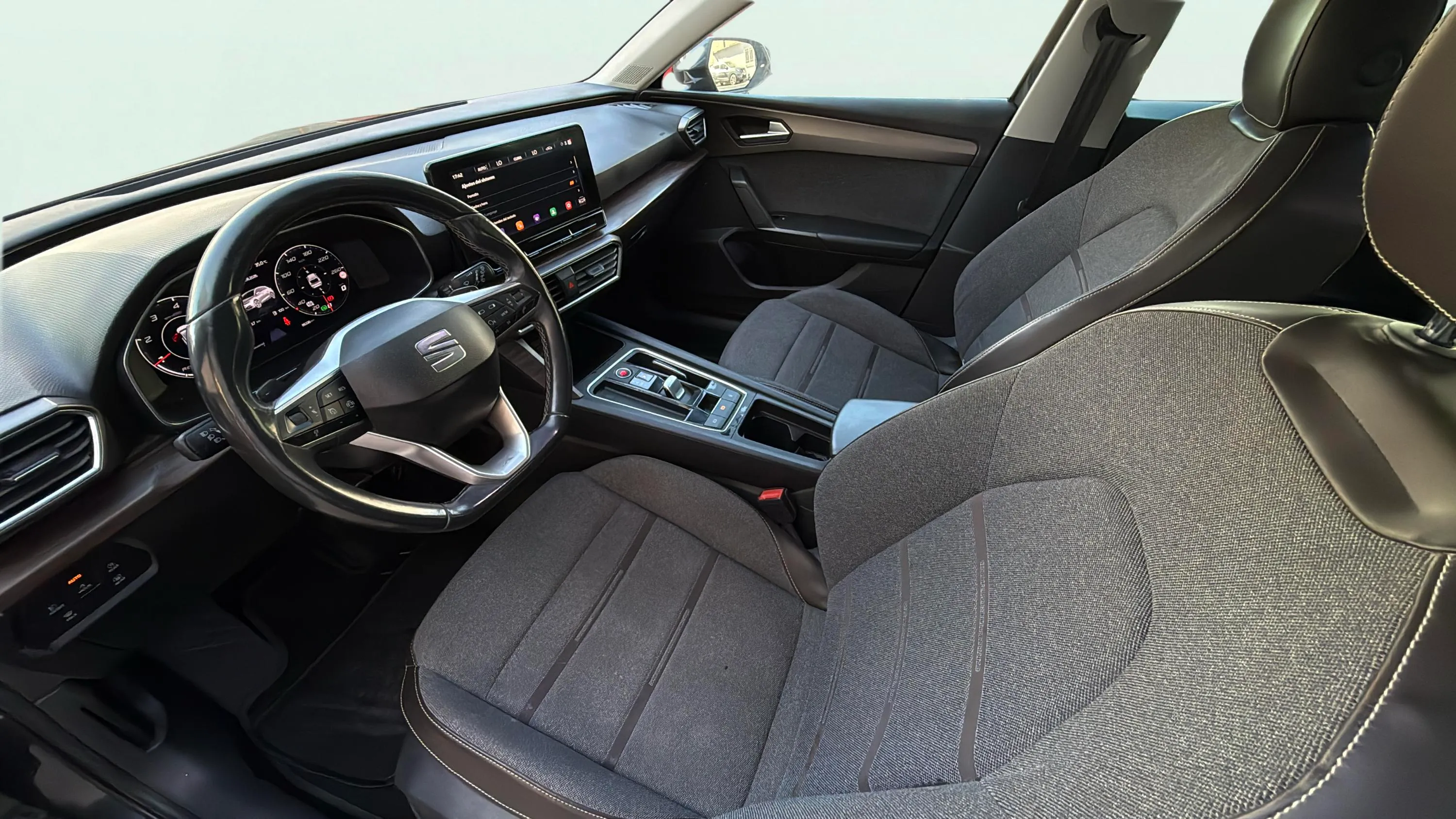 SEAT León SP 2.0 TDI DSG Xcellence Go M - foto 10