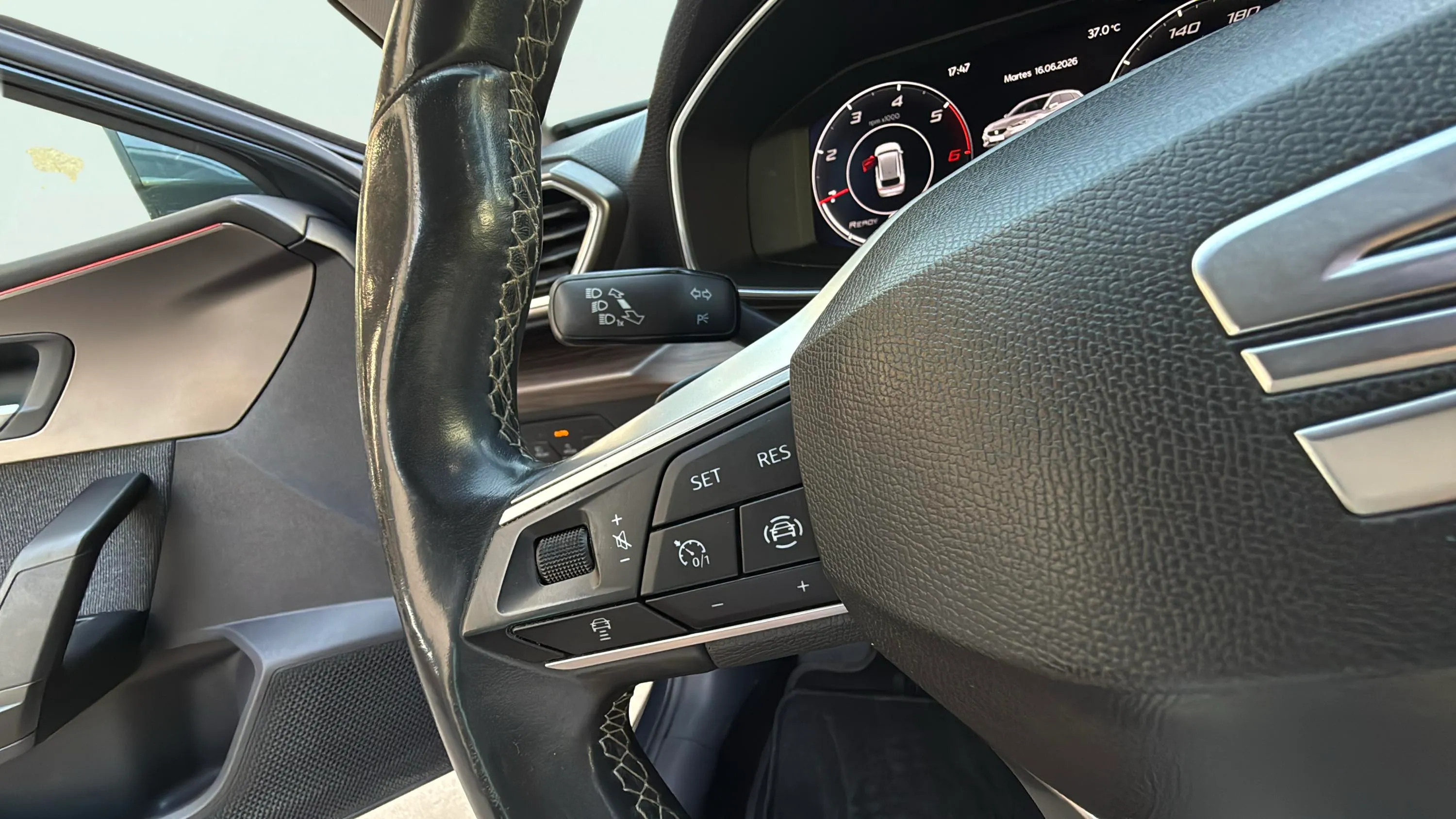 SEAT León SP 2.0 TDI DSG Xcellence Go M - foto 14