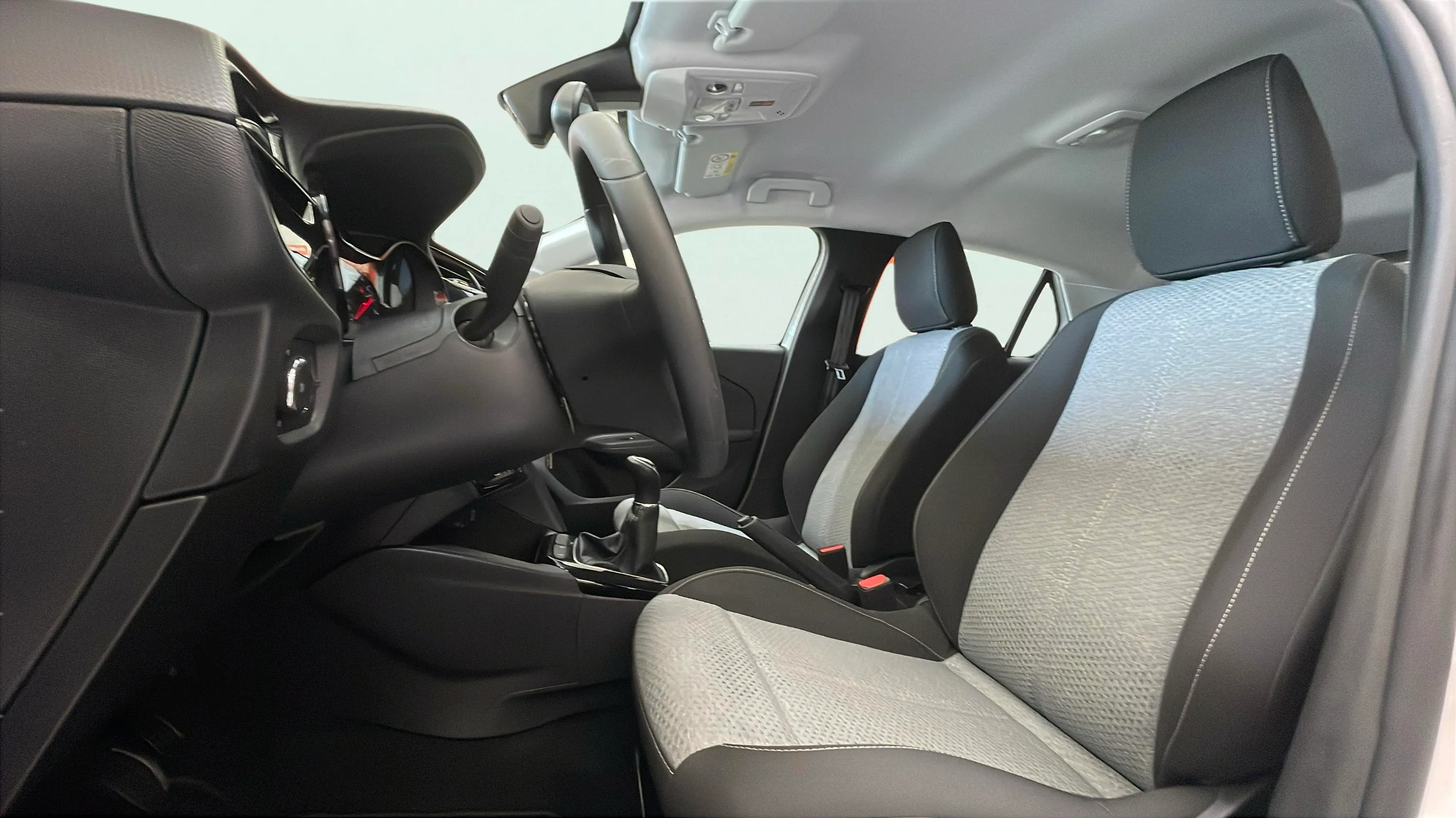 Opel Corsa 1.2 XEL Edition - foto 17