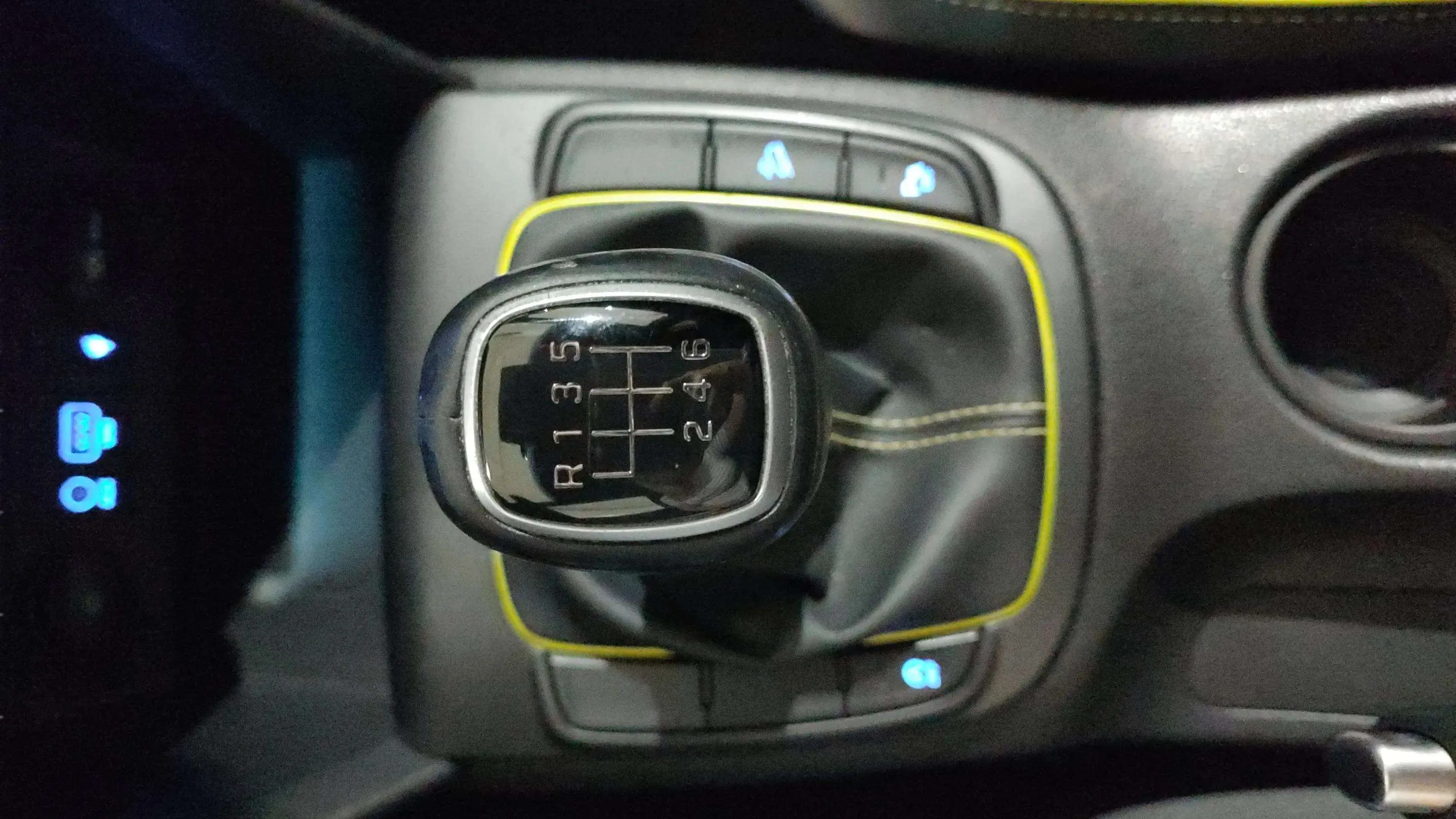 Hyundai Kona 1.6 CRDi Tecno 4x2 - foto 16