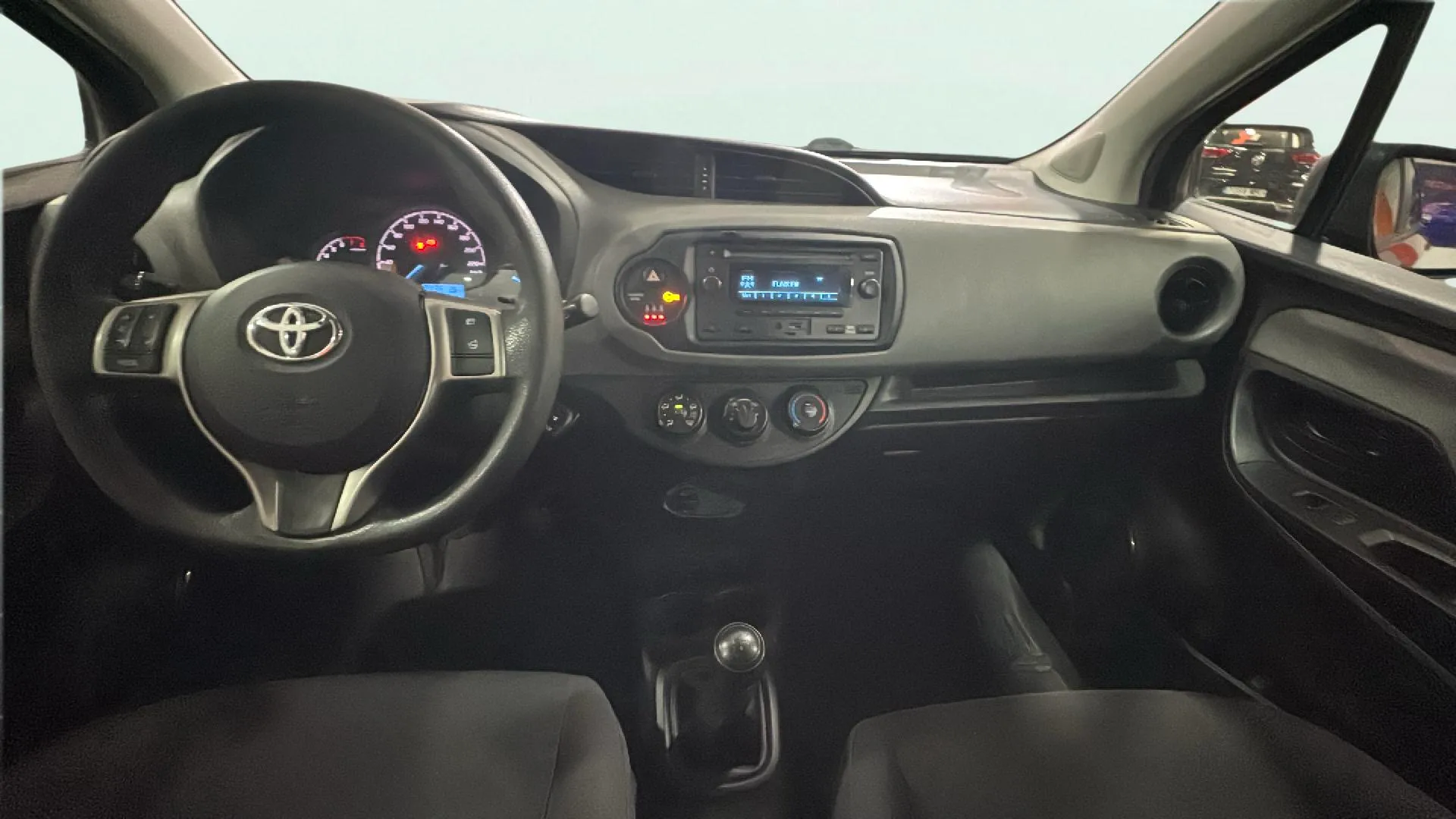 Toyota Yaris 1.0 70 Active - foto 12