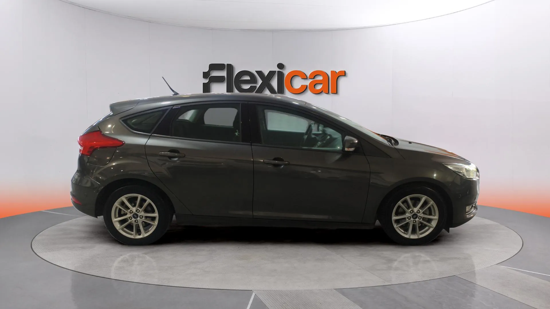 Ford Focus 1.0 EcoBoost Trend - foto 8
