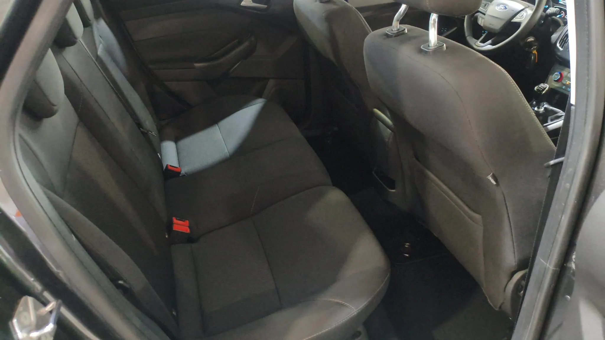 Ford Focus 1.0 EcoBoost Trend - foto 20