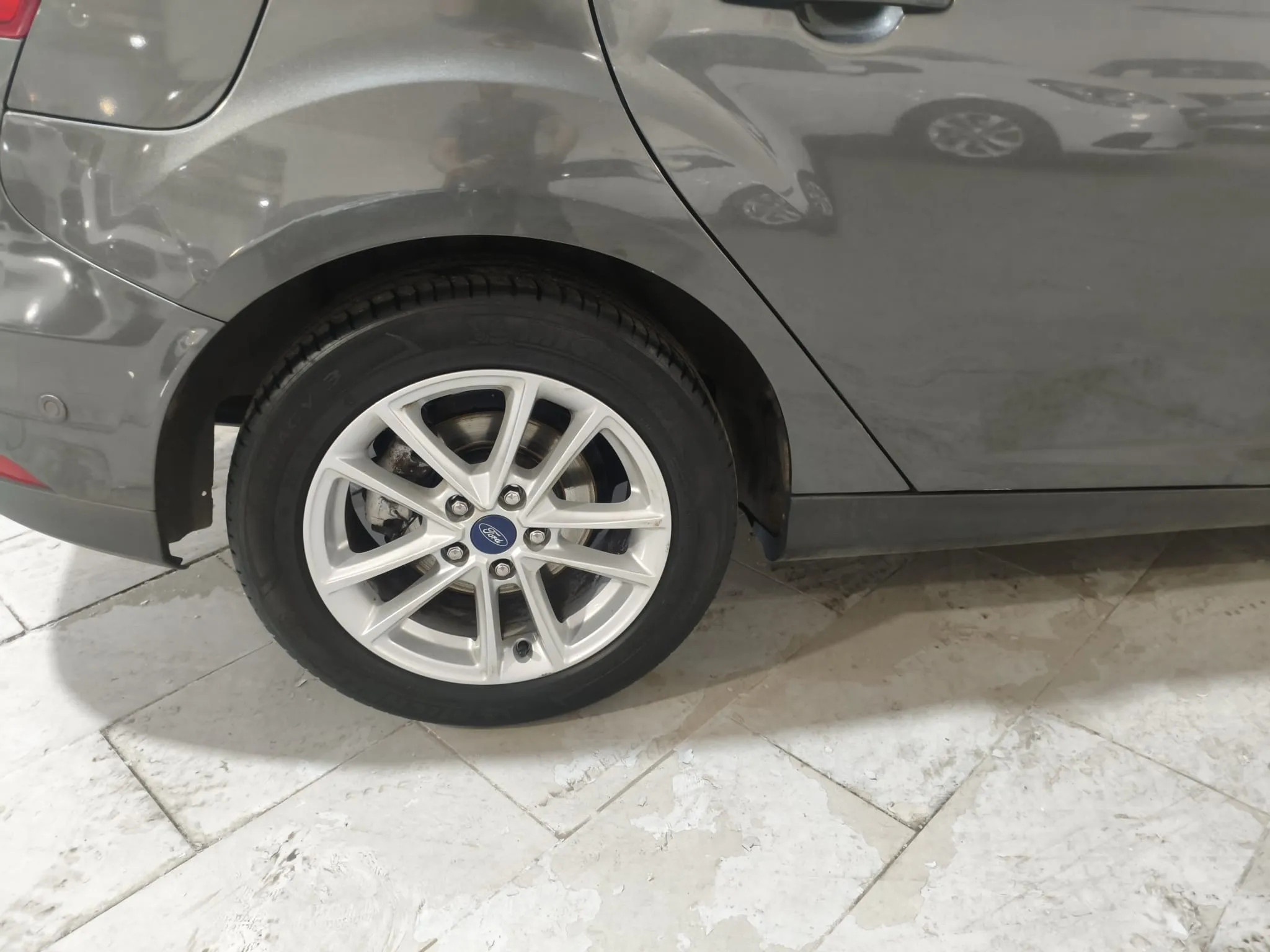 Ford Focus 1.0 EcoBoost Trend - foto 11