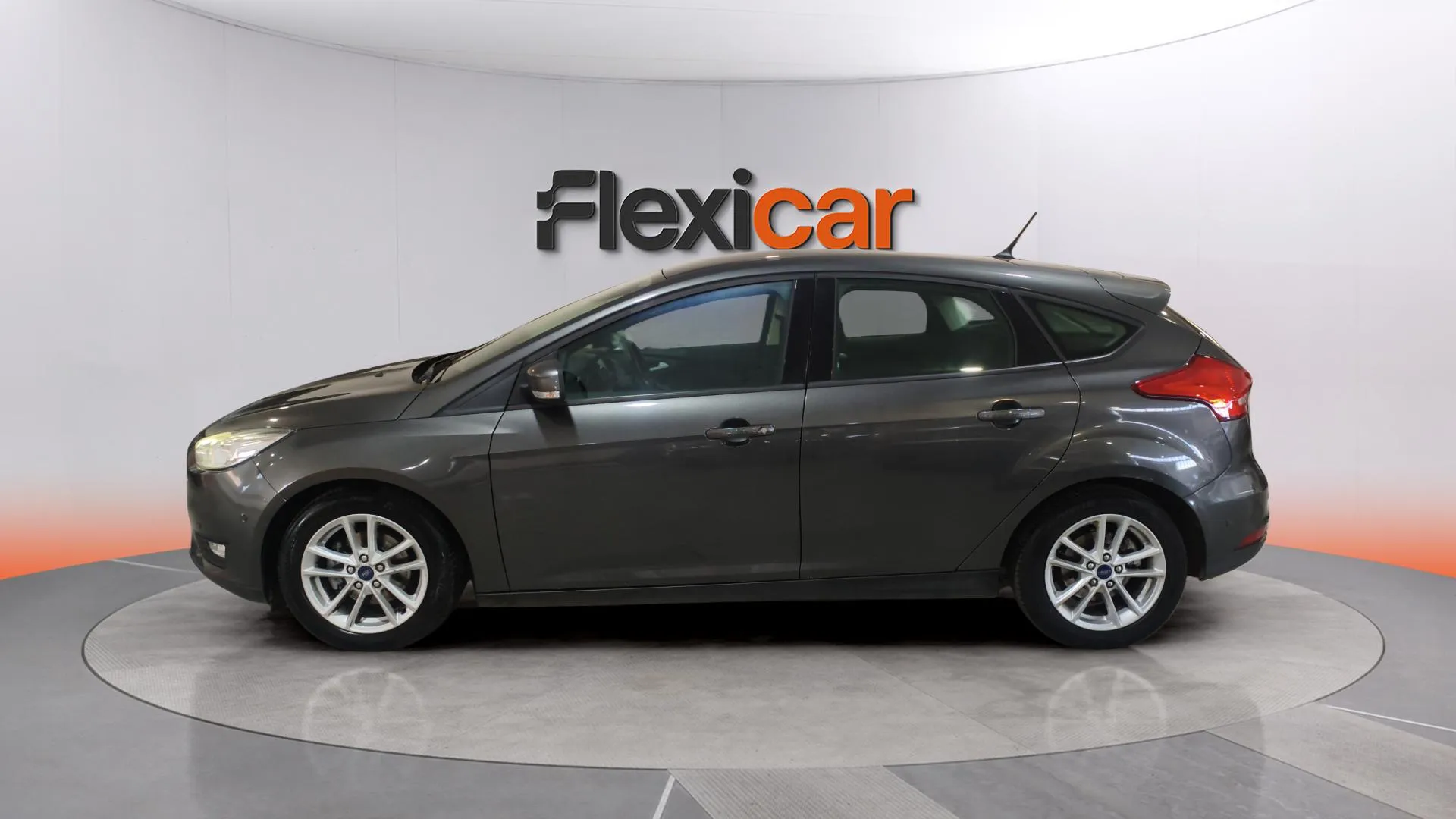 Ford Focus 1.0 EcoBoost Trend - foto 4