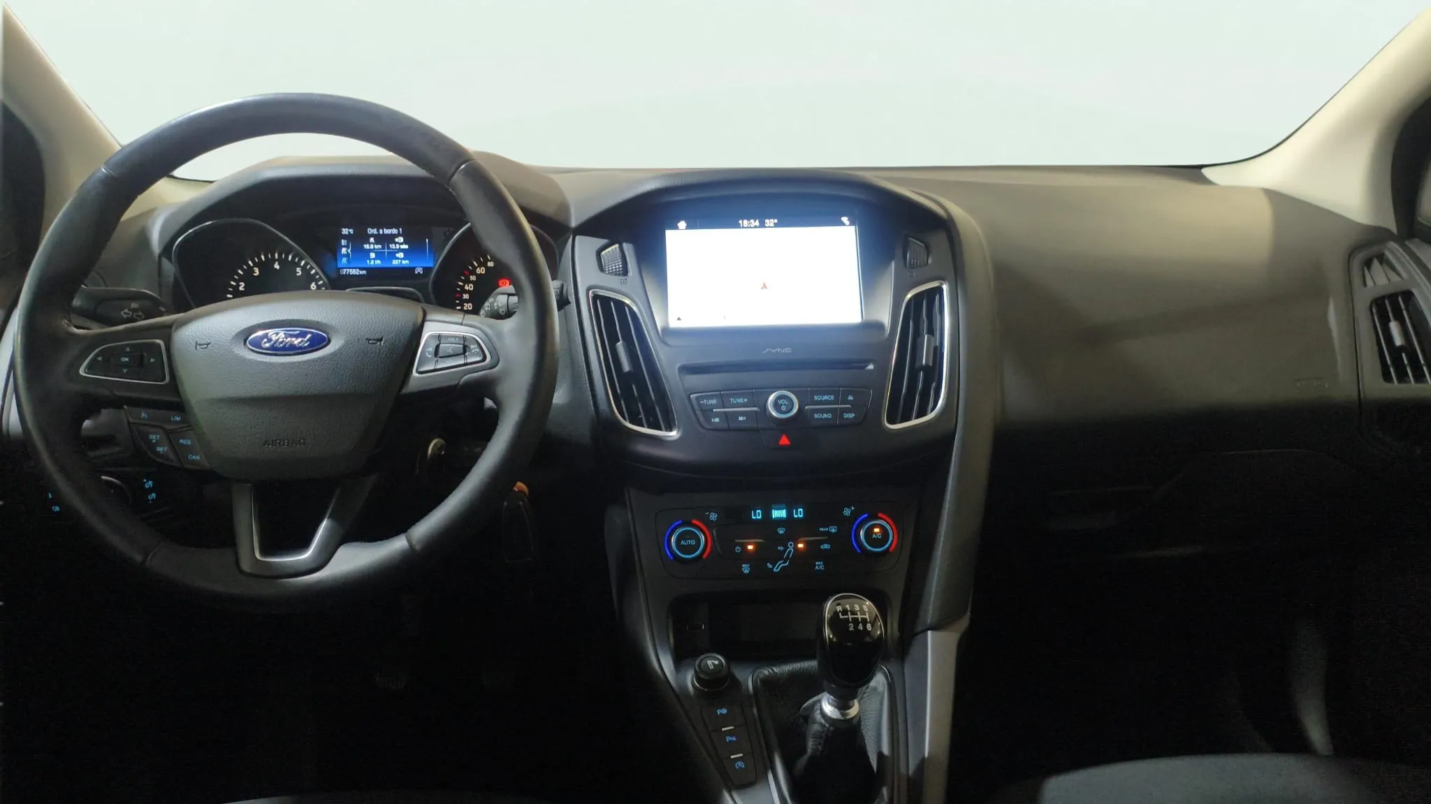 Ford Focus 1.0 EcoBoost Trend - foto 14